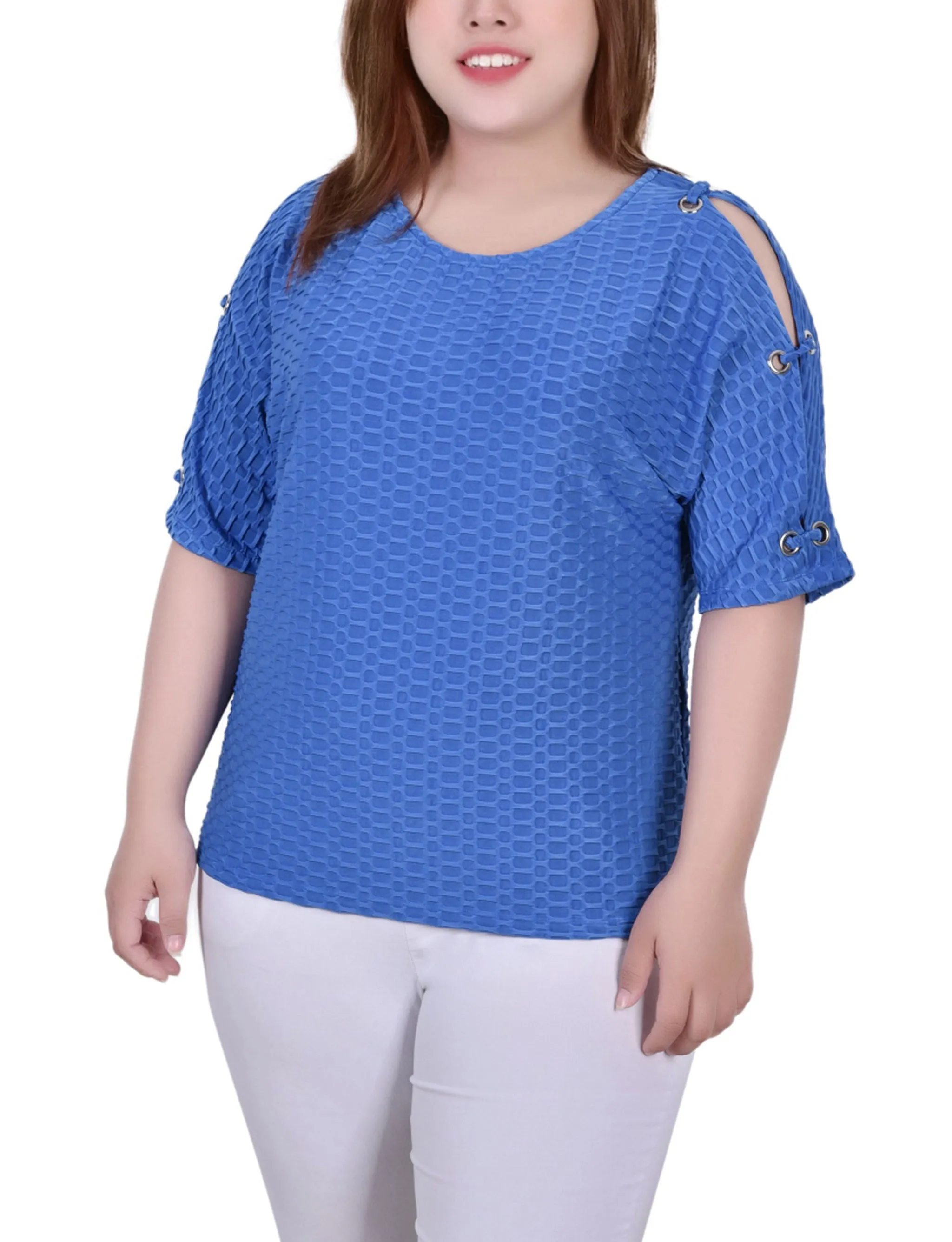 Plus Size Short Sleeve Honeycomb Textured Grommet Top Versatile Layering Piece
