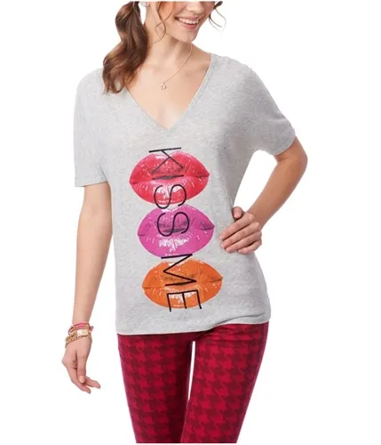 Aeropostale Womens Kiss Me Ss V-Neck Loose Fit Graphic T-Shirt