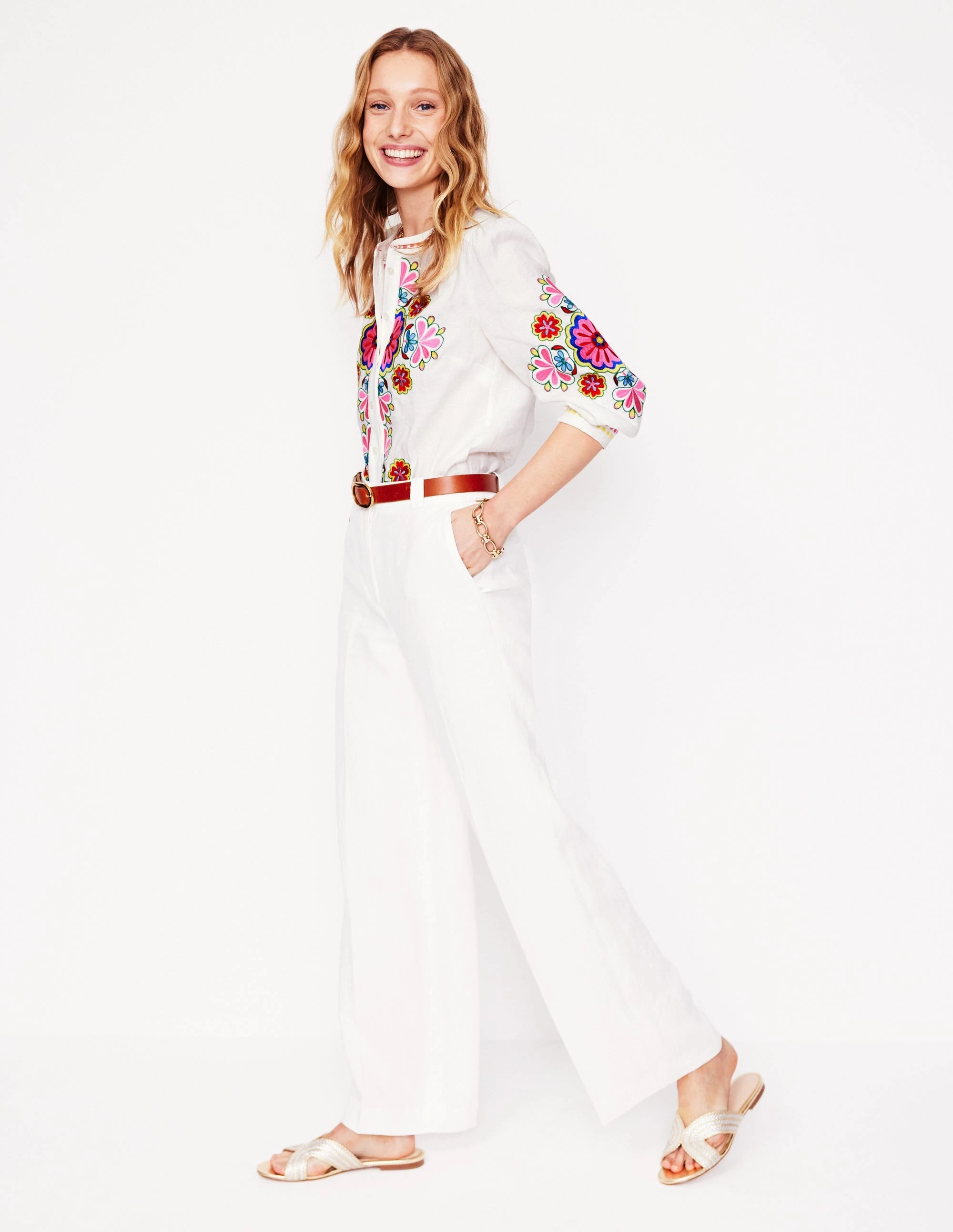Alicia Linen Top-White, Floral Embroidery LightweightDesign Lightweight Thermal