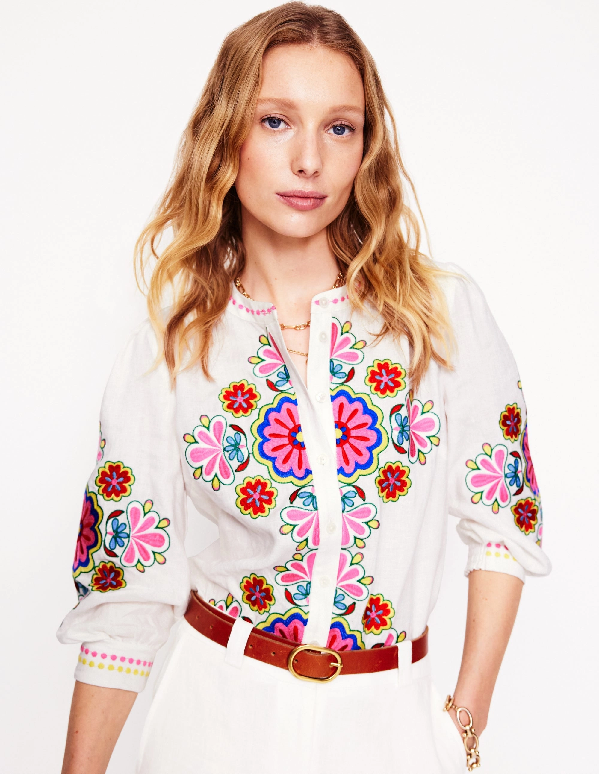 retro look Alicia Linen Top-White, Floral Embroidery
