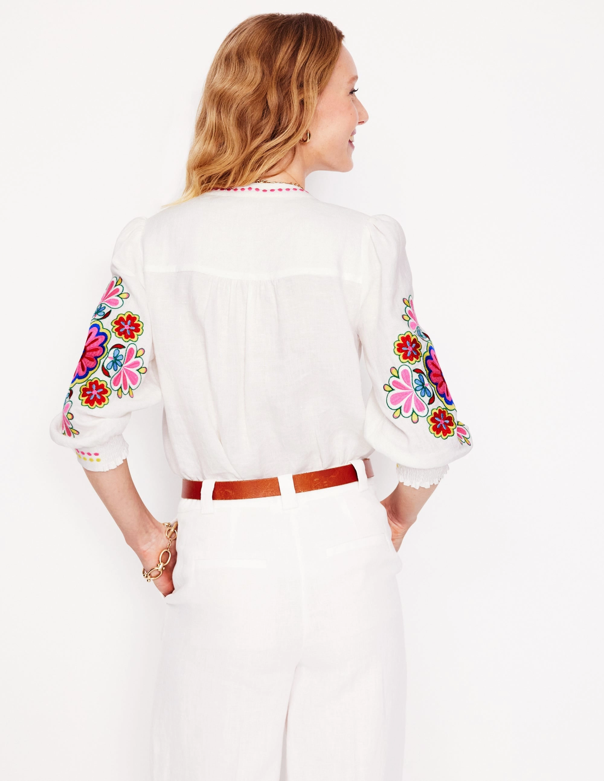 TemperatureRegulatingLining Alicia Linen Top-White, Floral Embroidery