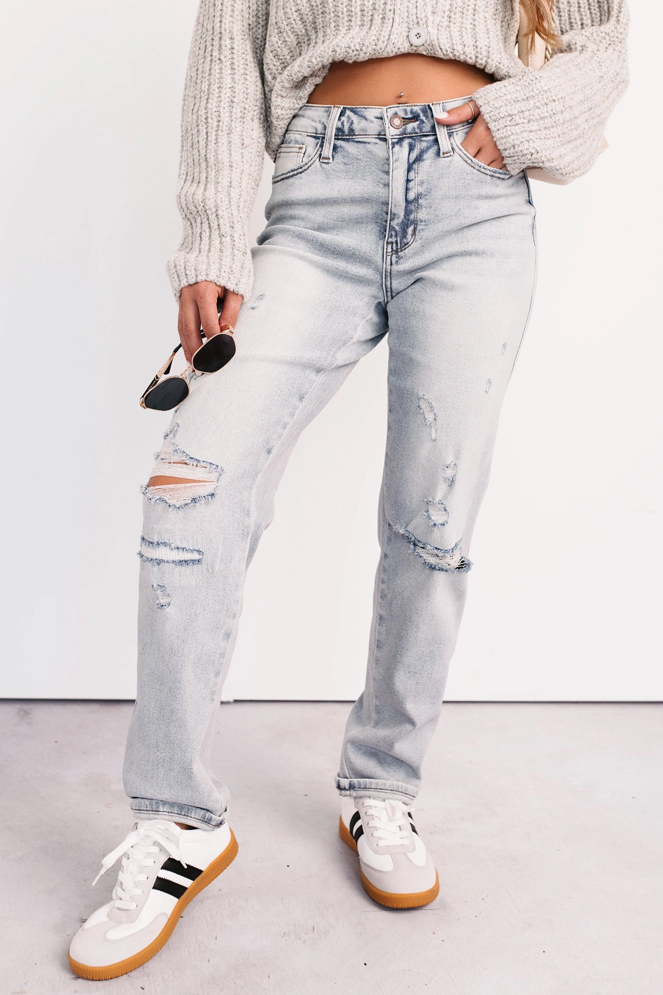 Meadow Mid Rise Judy Blue Boyfriend Jeans (Light) Fashion Fit