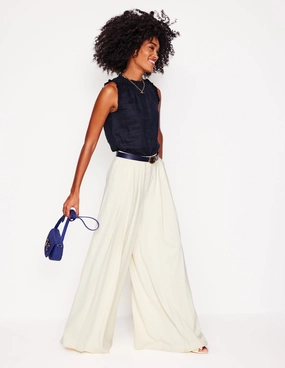 Sophie Ruffle Linen Top-Navy MinimalistSilhouette Fashionable Look