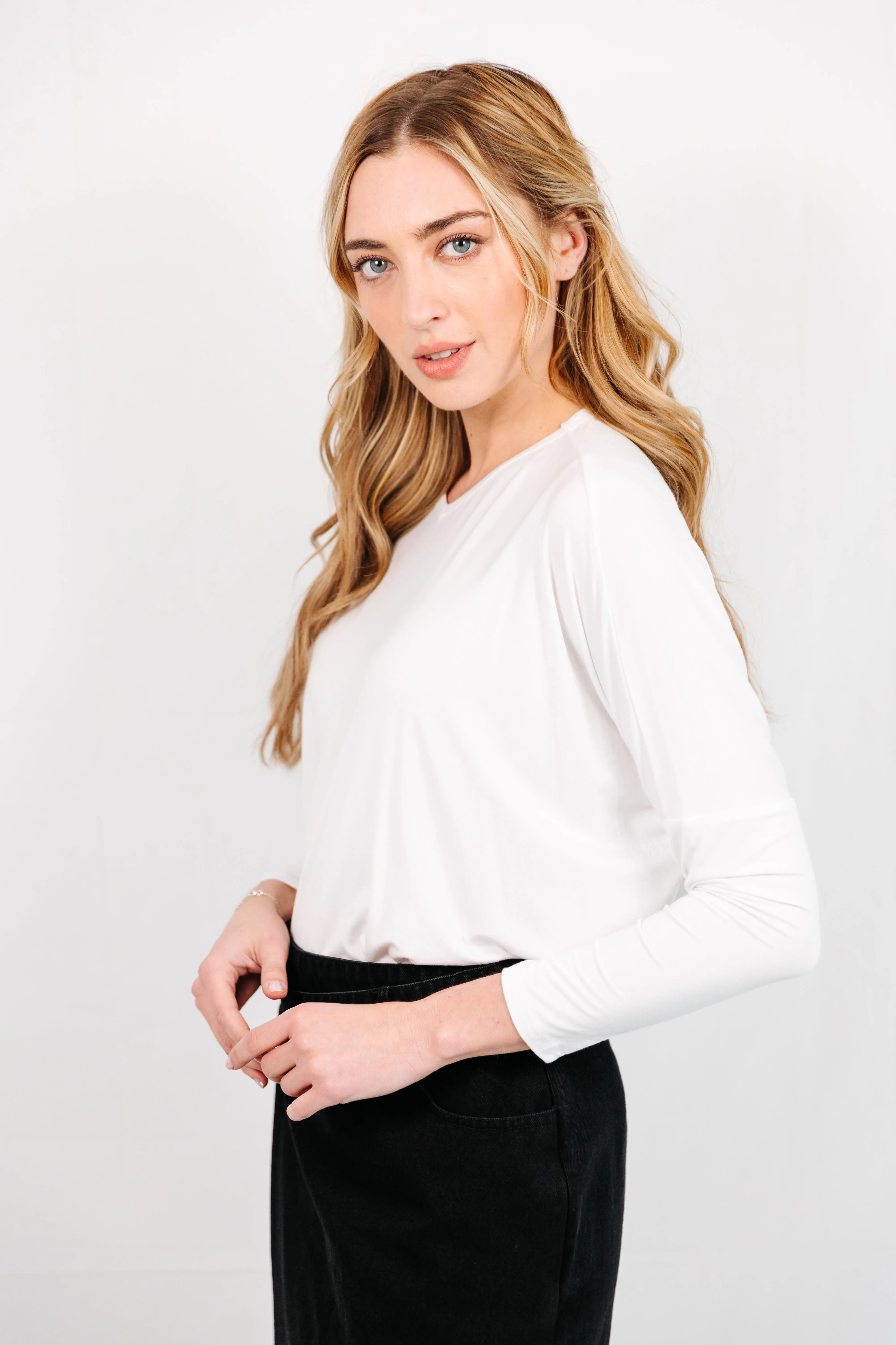 Allie Tee Elegant Vibe Autumn Look