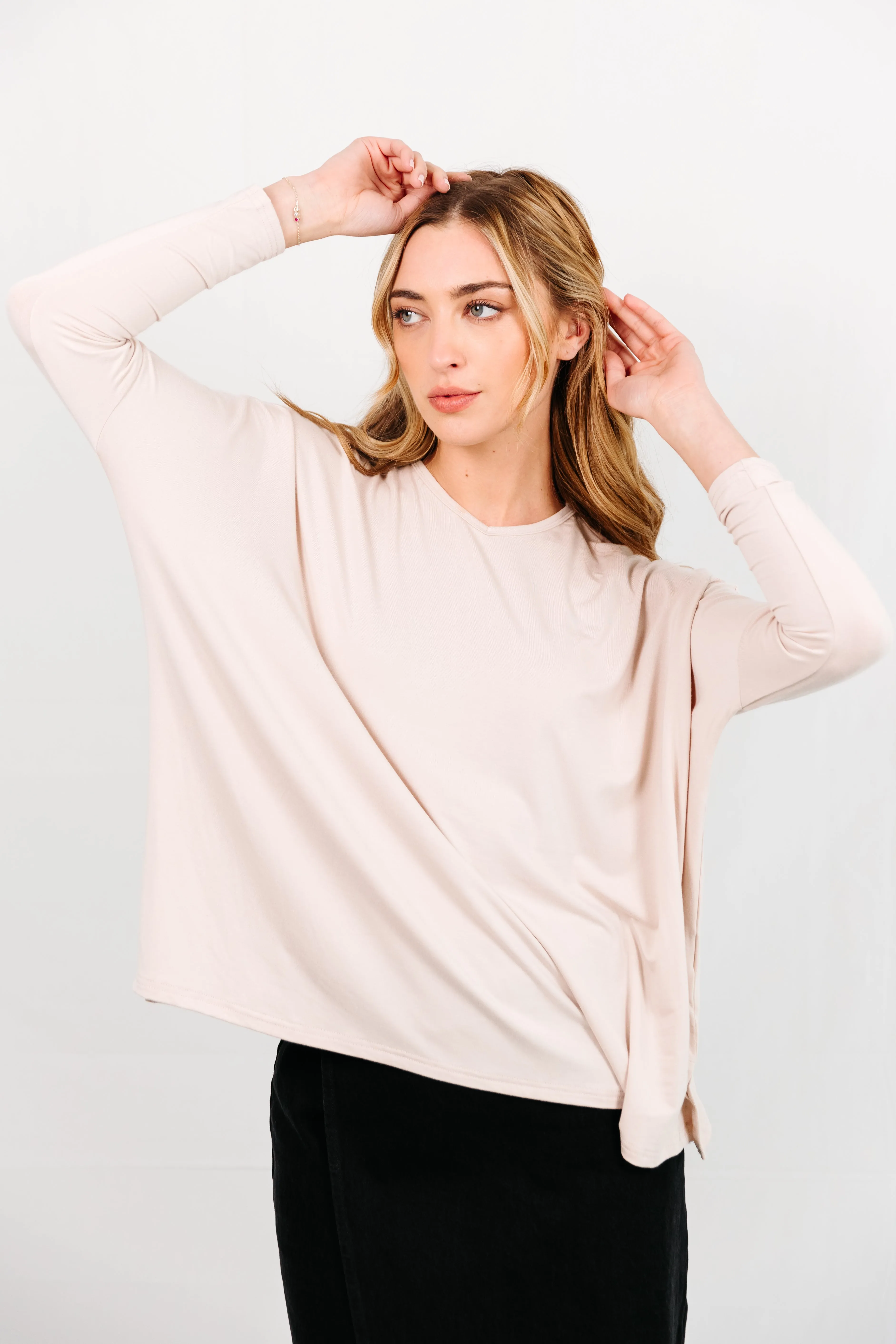 Emerging-Brand Feminine Look Allie Tee Elegant Vibe