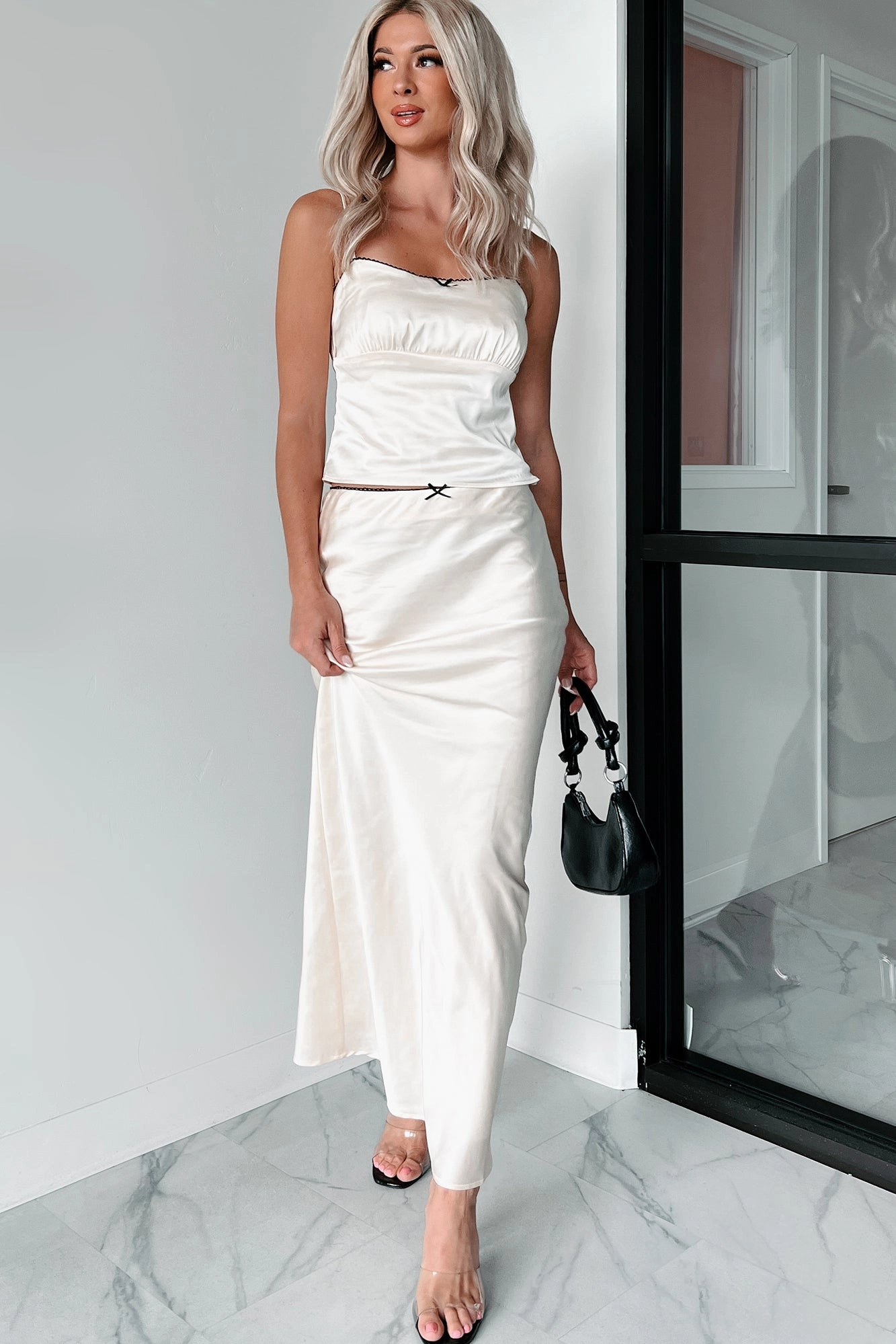 Always Delightful Satin Skirt (Cream) Odor control Zip Pocket