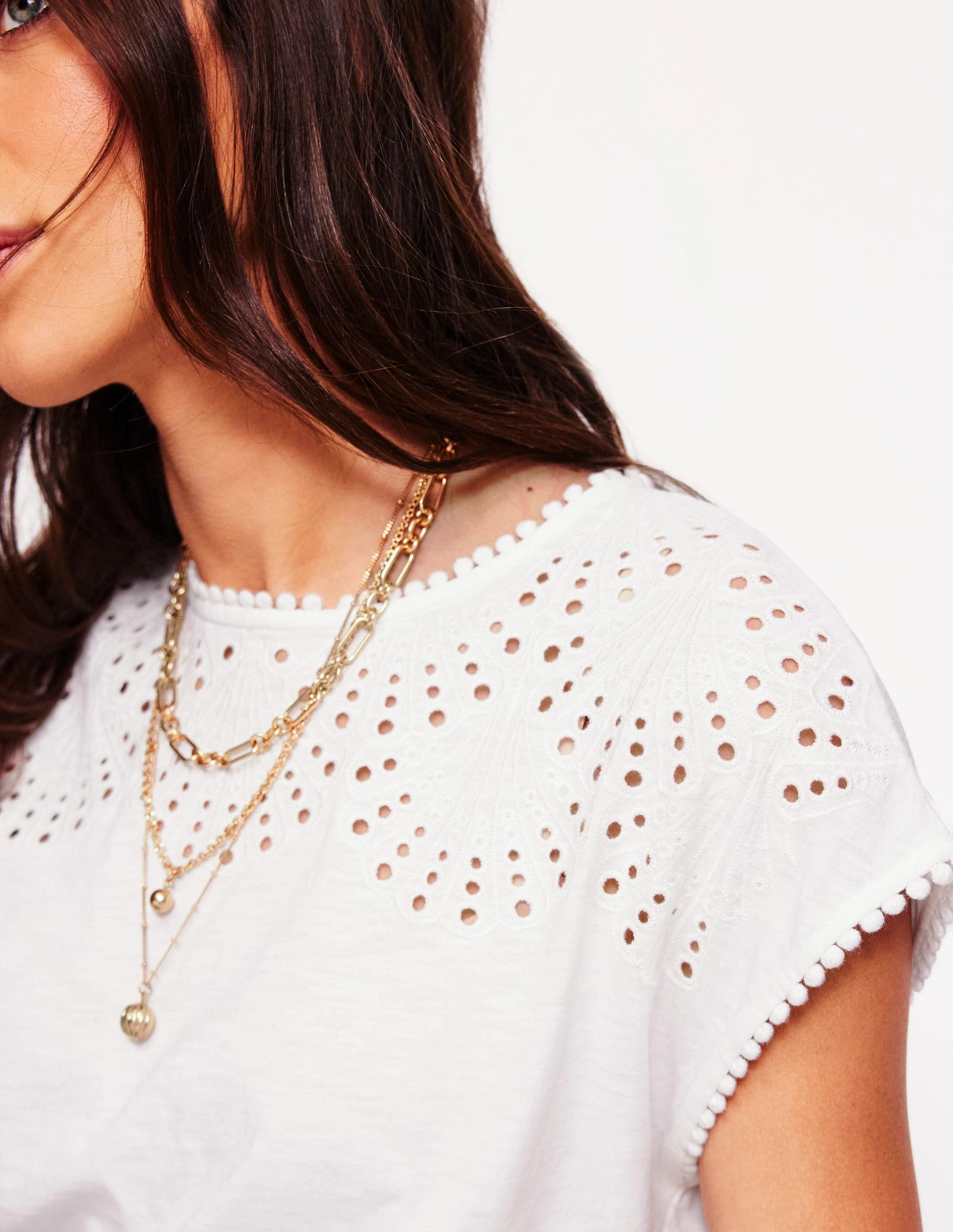 PreWashed NonRestrictiveSilhouette Anya Broderie T-shirt-White
