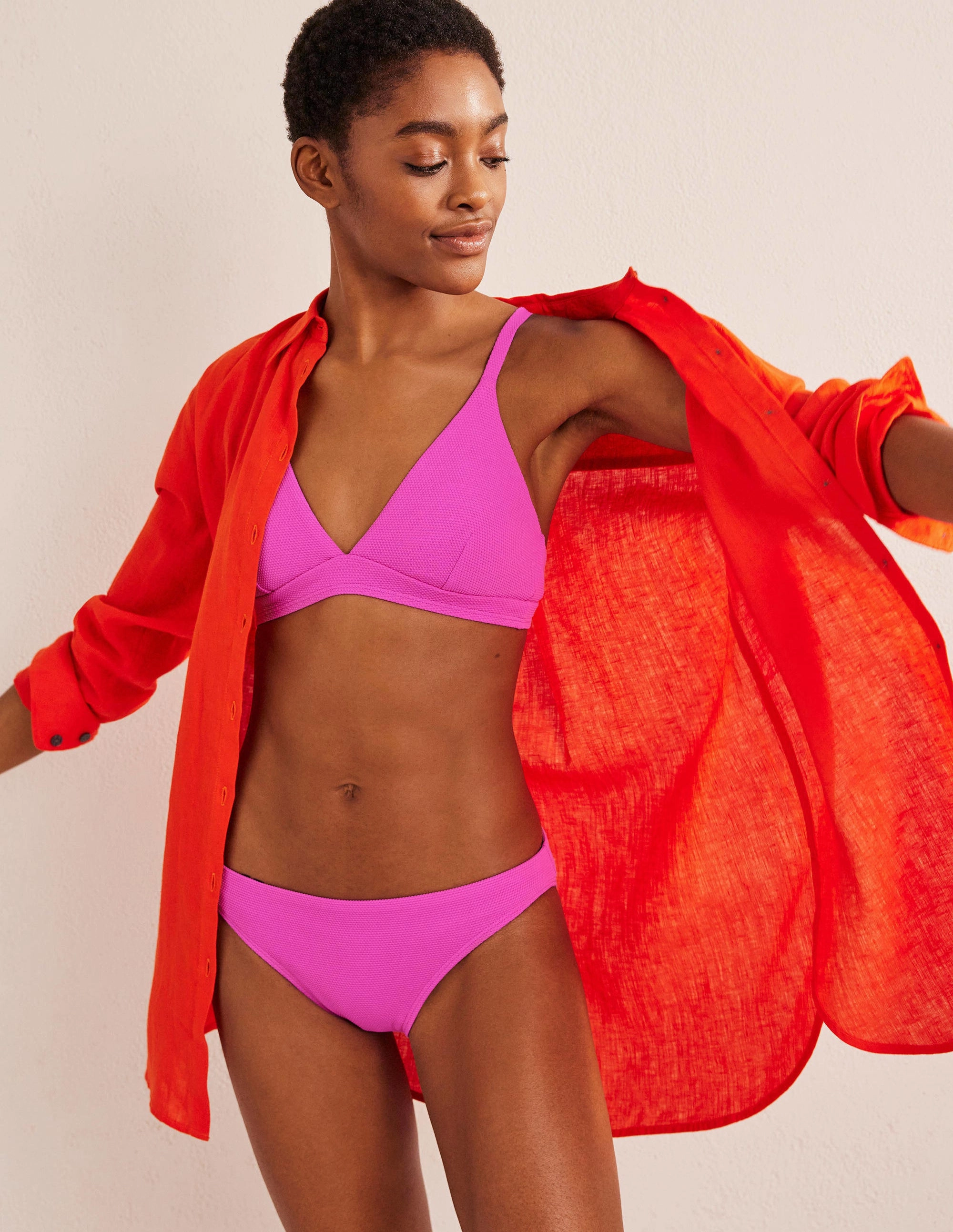 Arezzo V-neck Bikini Top-Amazing Pink Texture Mold Resistant Lining Relaxed-Vibe