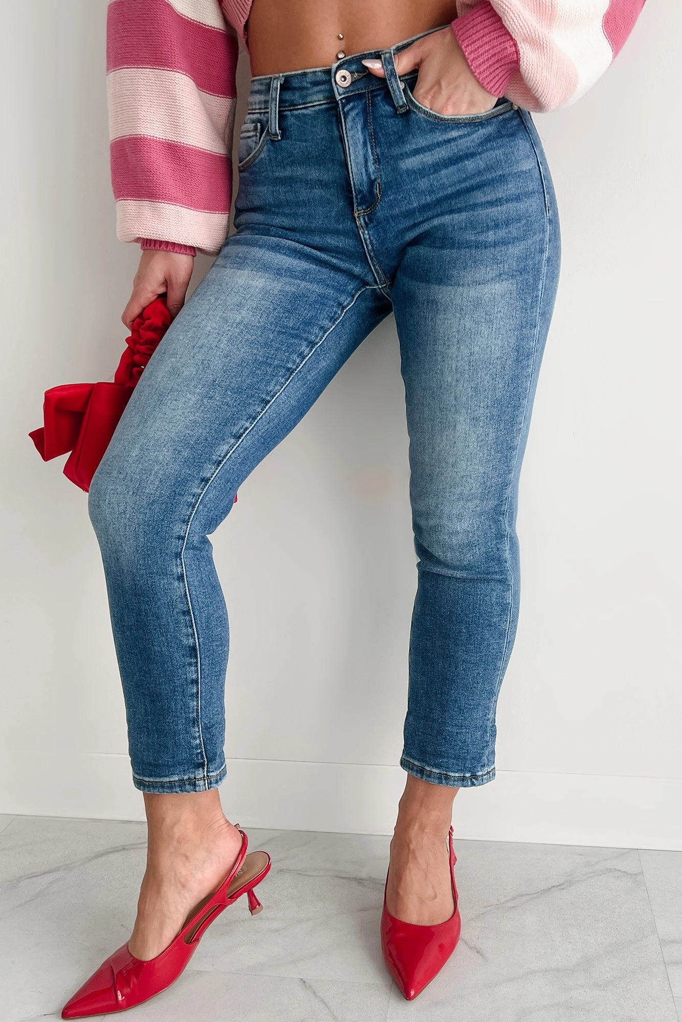 MultiFunctional Pocket Placement Knit Fabric Technology Ashley Mid Rise Tummy Control Special A Slim Boyfriend Jeans (Dark)