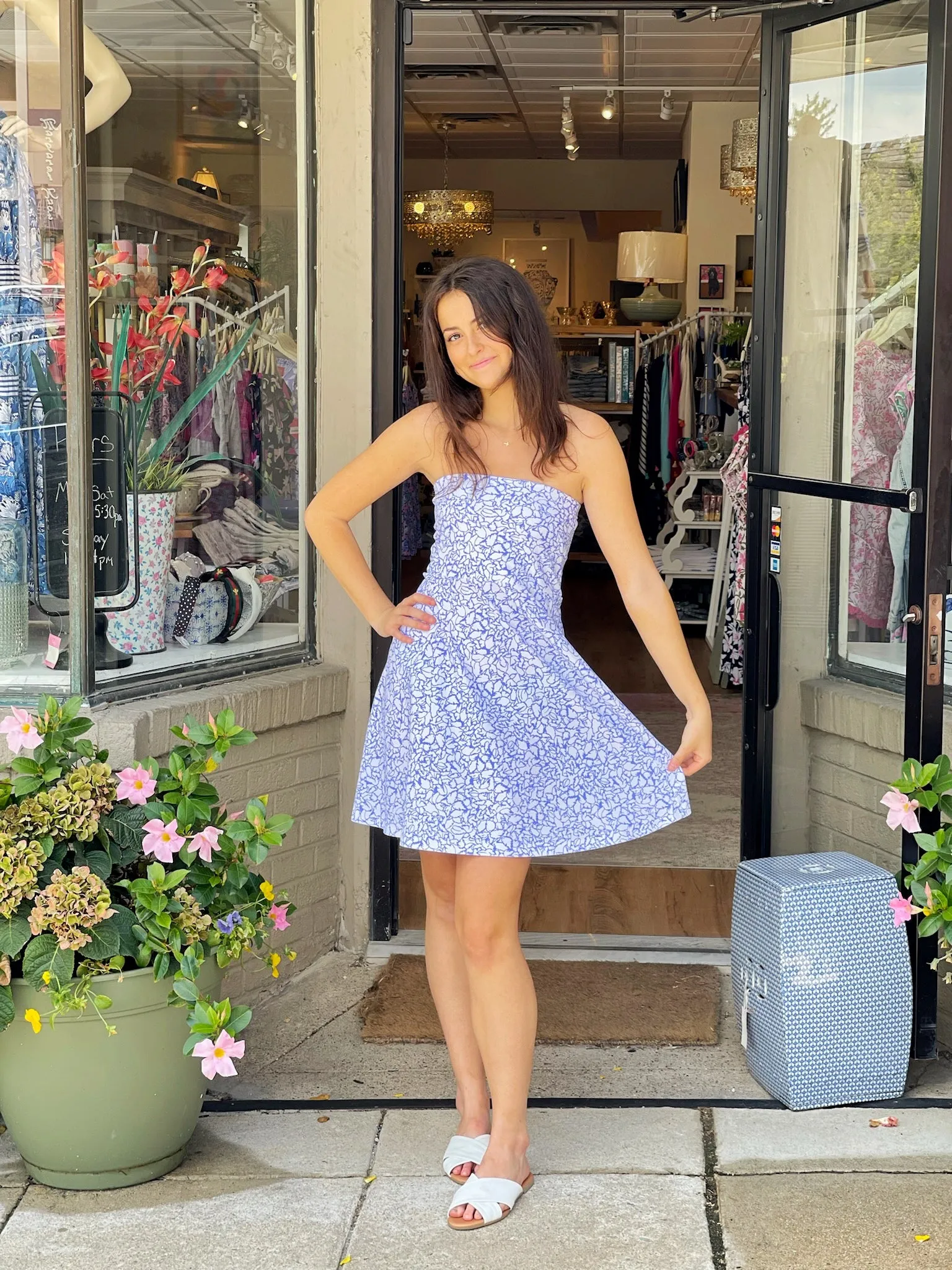 Avalon Dress Variegated Leaves Perwinkle/White TearResistantFabric