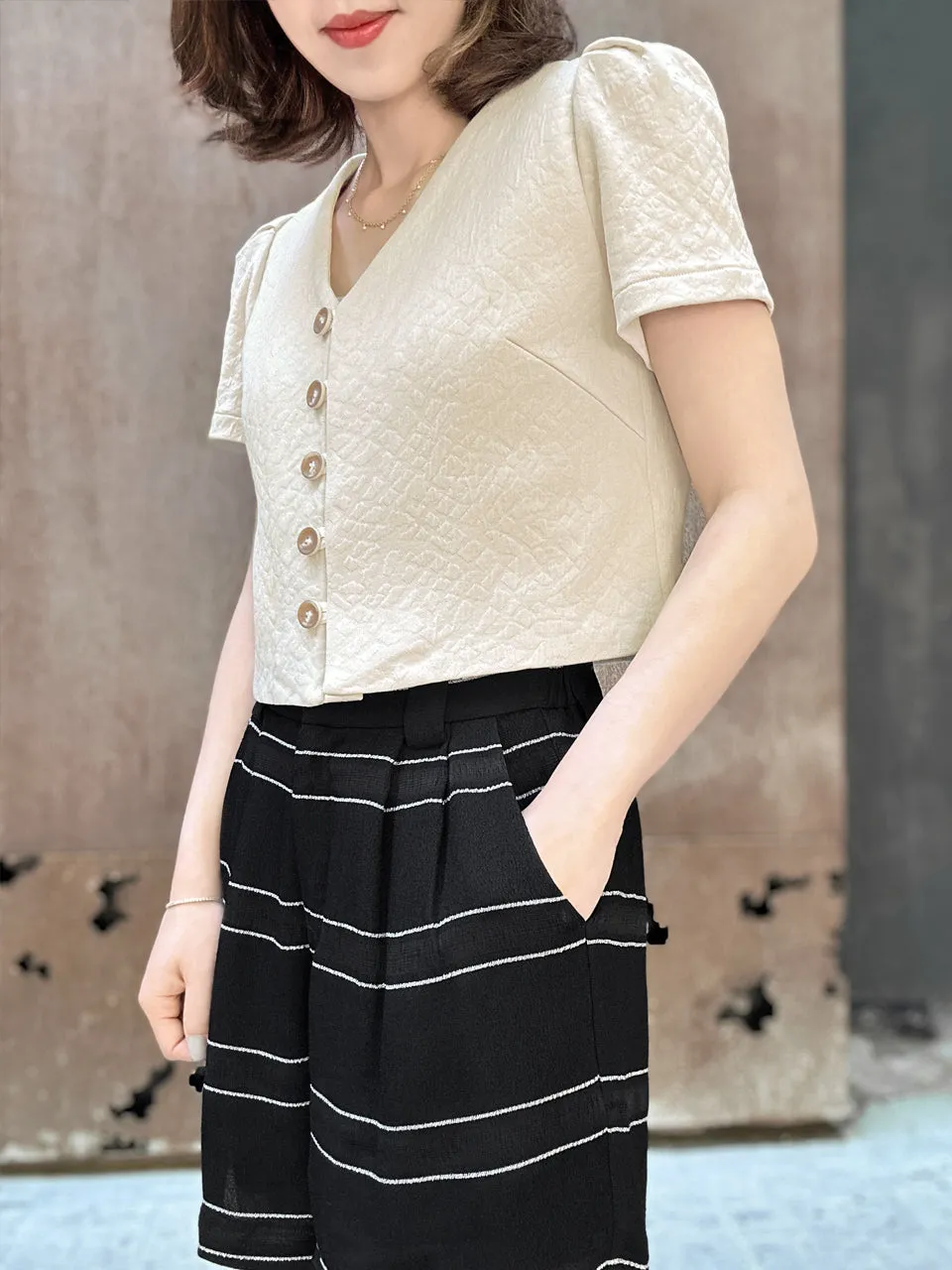 Beige Puff Shoulder V-neck Little Crop Quilted Jacket