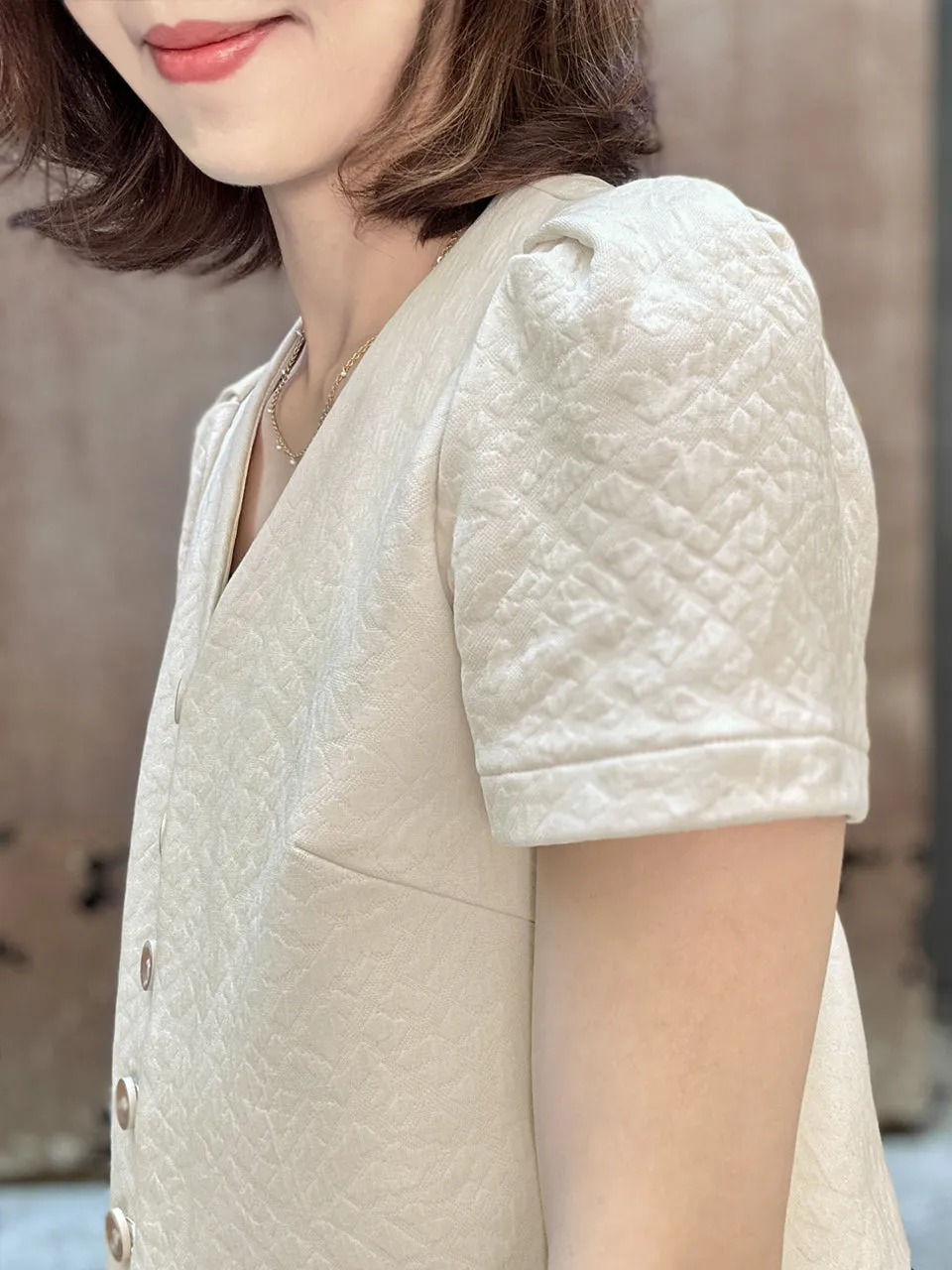 Beige Puff Shoulder V-neck Little Crop Quilted Jacket