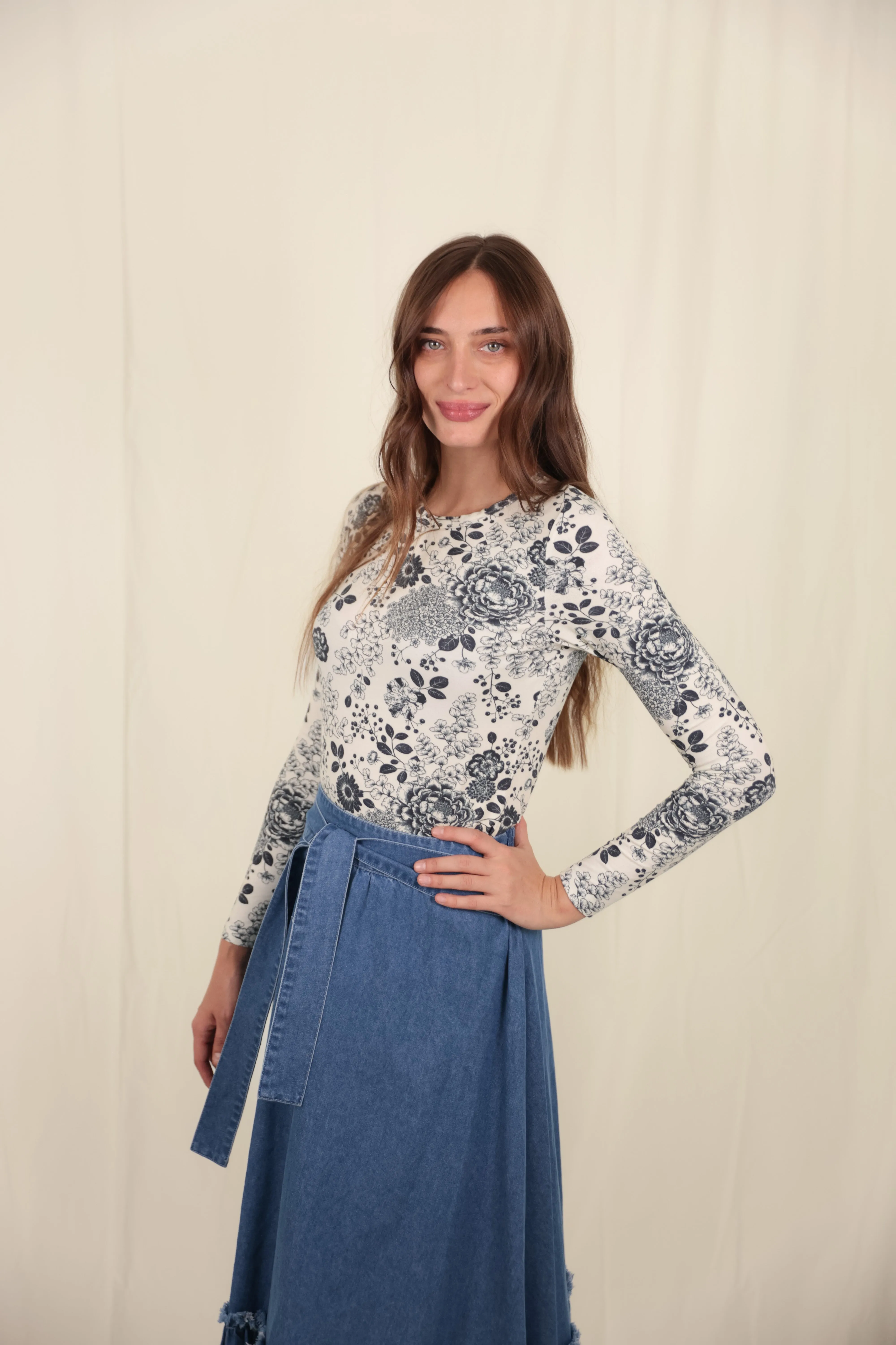 Breeze Flow Fluid Fabric Boho Style B&W Floral Tee