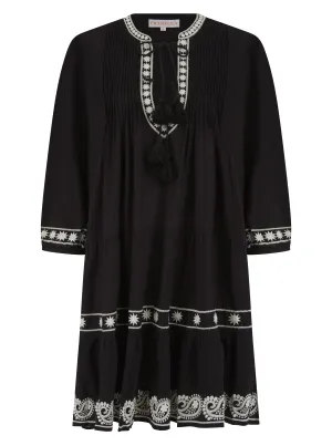 Comfortable and Chic Peace Glow Bonbon Dress Black/Pearl