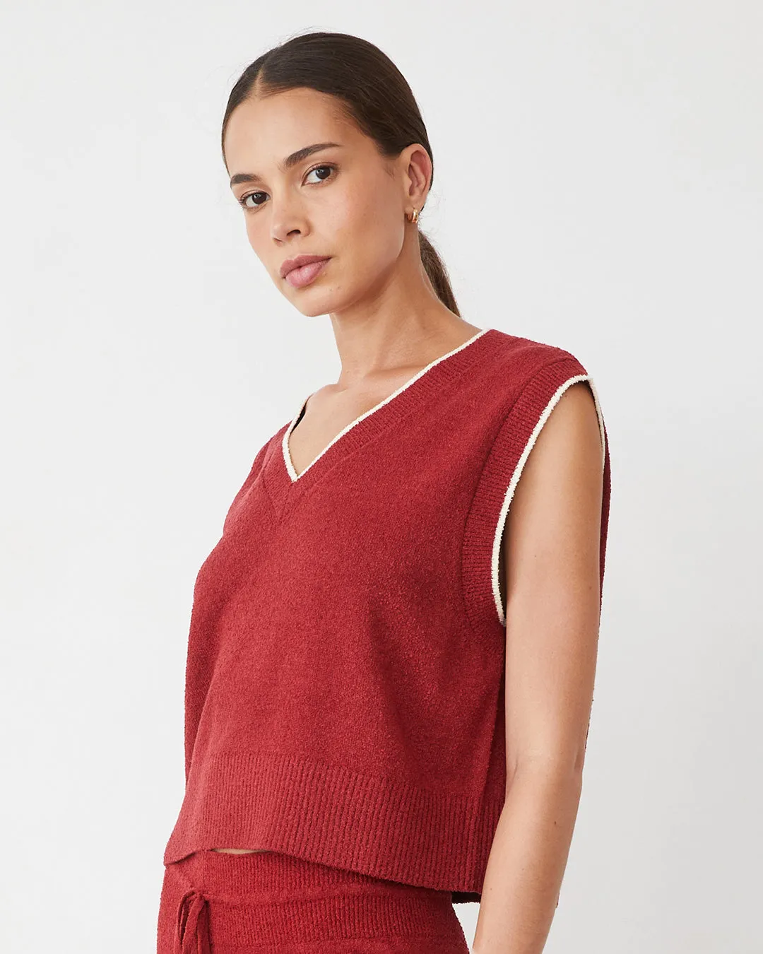 BondedShoulder Multi Pocket Functional Design Boucle Knit V Neck Sweater Vest