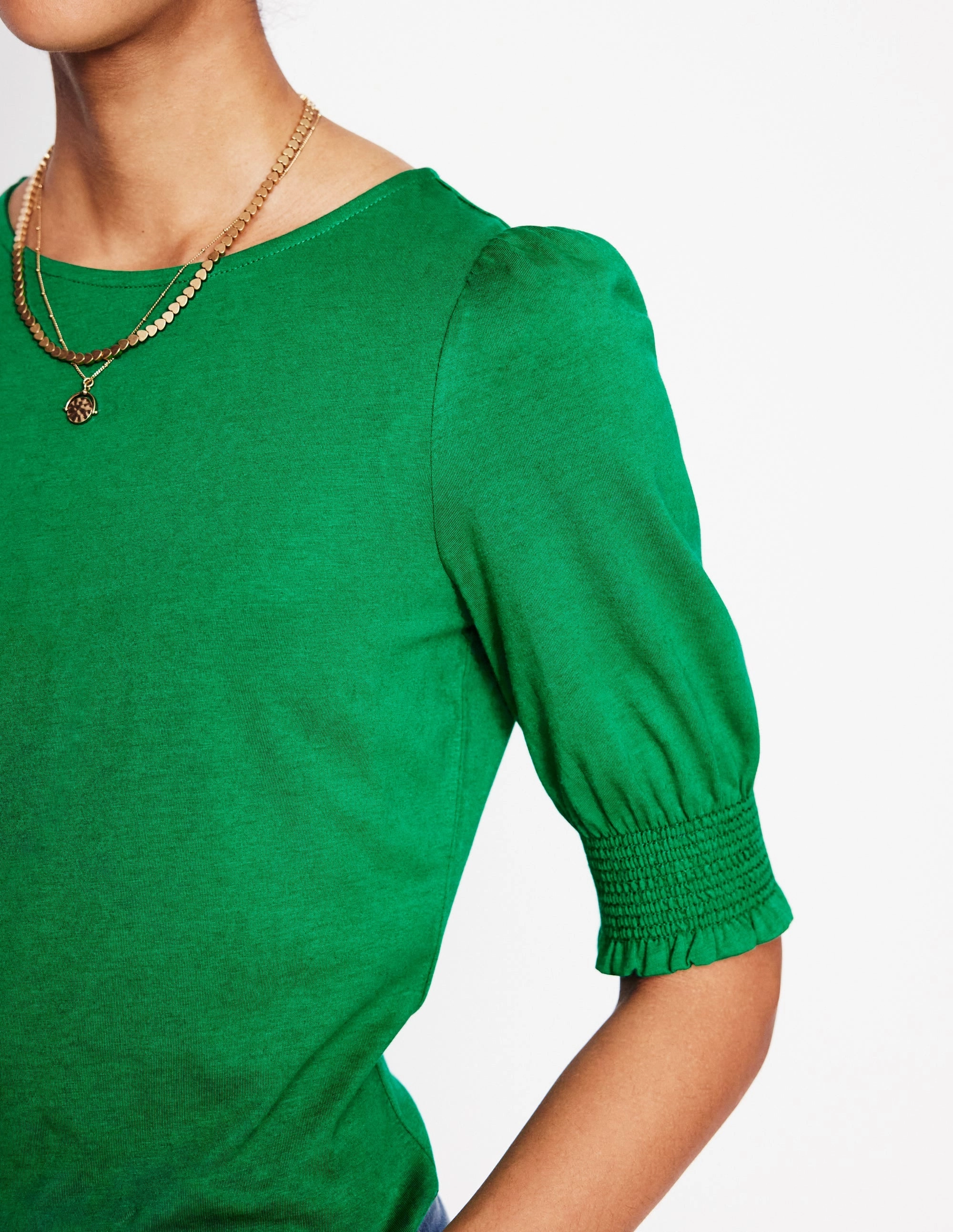 Sustainable Manufacturing Process Short Sleeve Smocked Cuff Top-Rich Emerald