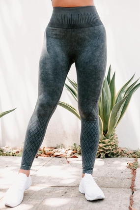 Impossible To Ignore Seamless Mineral Washed Leggings (Black) DoubleLayered Neckline AntiOdorTreatment