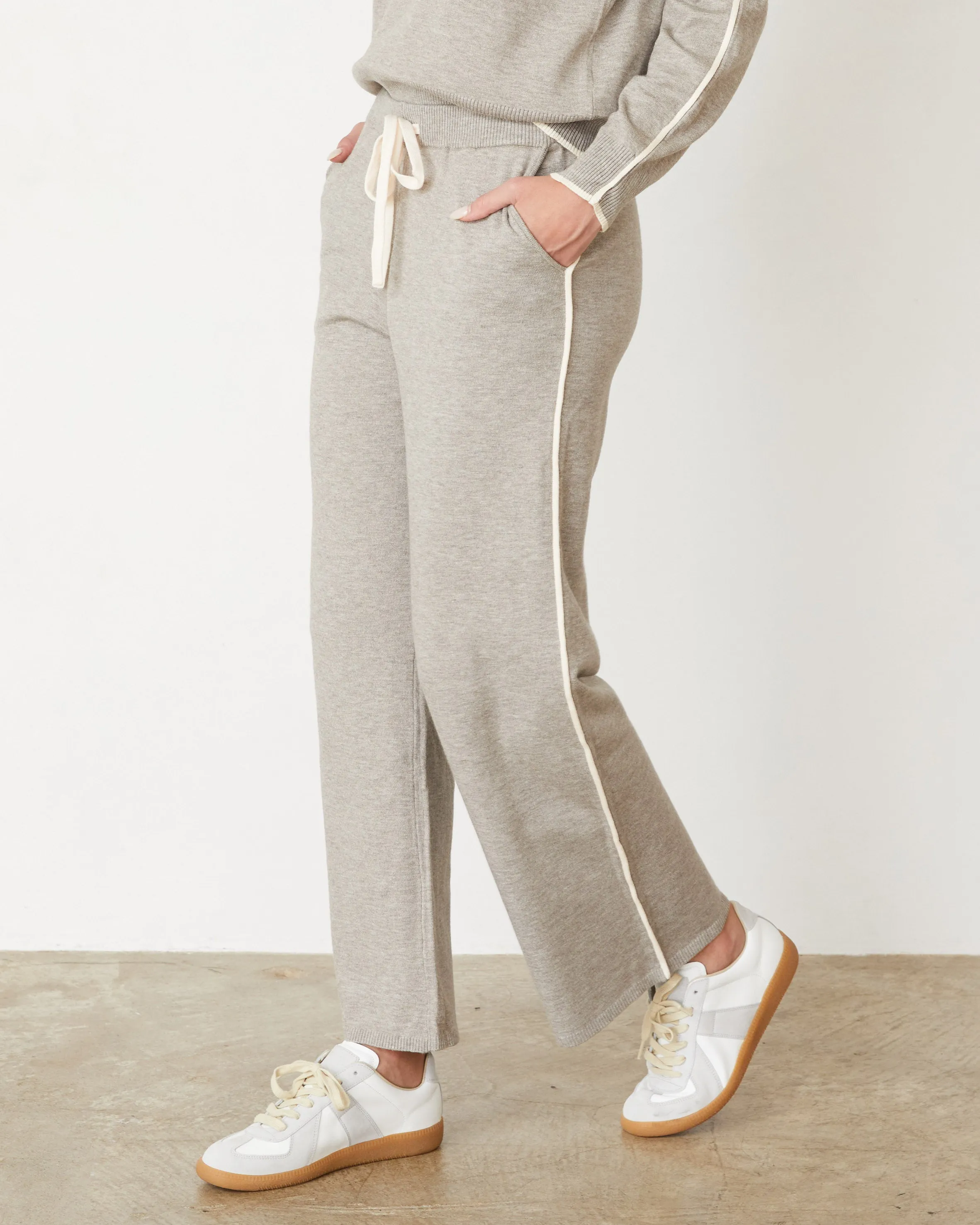 Lightknit Pant With Contrast Piping Sustainable Production Certified