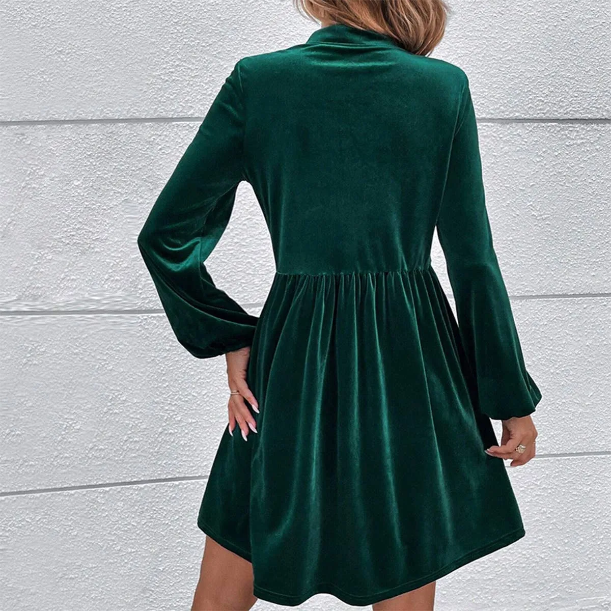 BUBBLY LONG SLEEVED V NECK LACE UP VELVET DRESS_CWDSD3235 Smooth Feel
