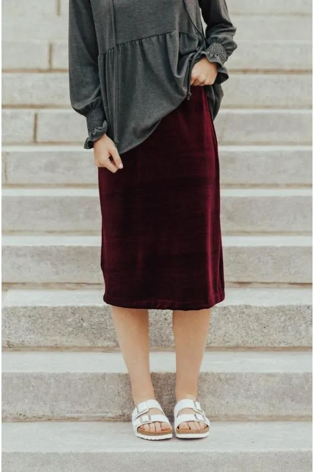 Structured silhouette Refined Style Carrie Stretch Velvet Skirt Burgundy