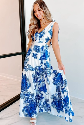 Casa Rosa Printed Open Back Maxi Dress (White/Blue) MoistureWicking Technology FrictionResistant Fabric
