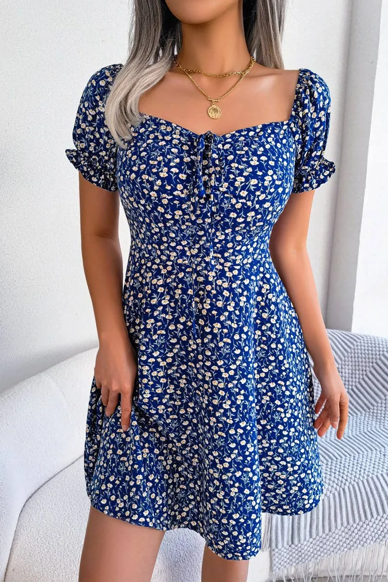 CASUAL TRUMPET SLEEVE DRAWSTRING FLORAL DRESS_CWDSD2555 Quilted-Texture Color Pop