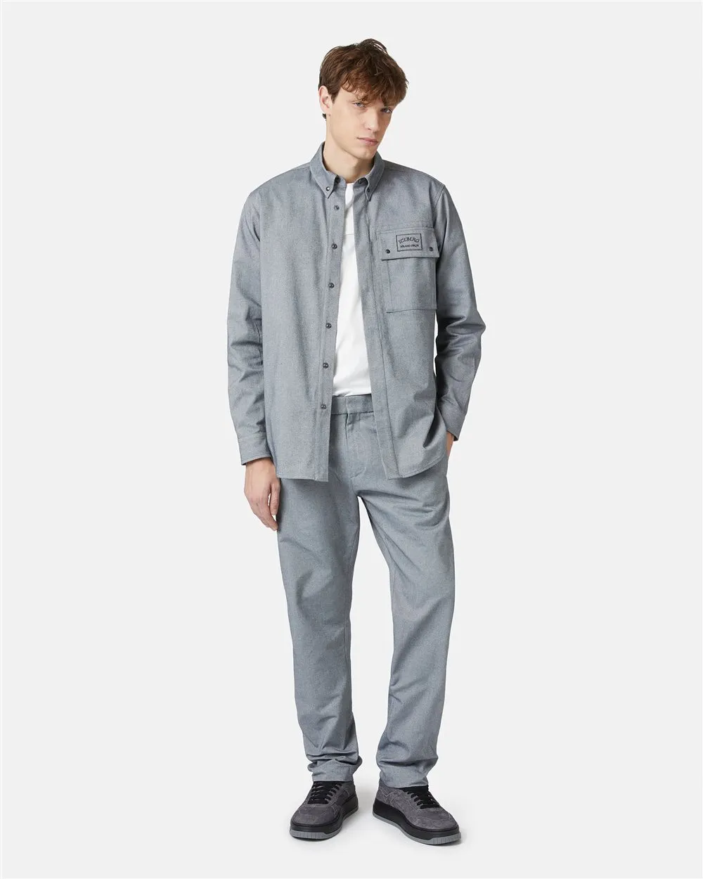 Chinos with regular fit