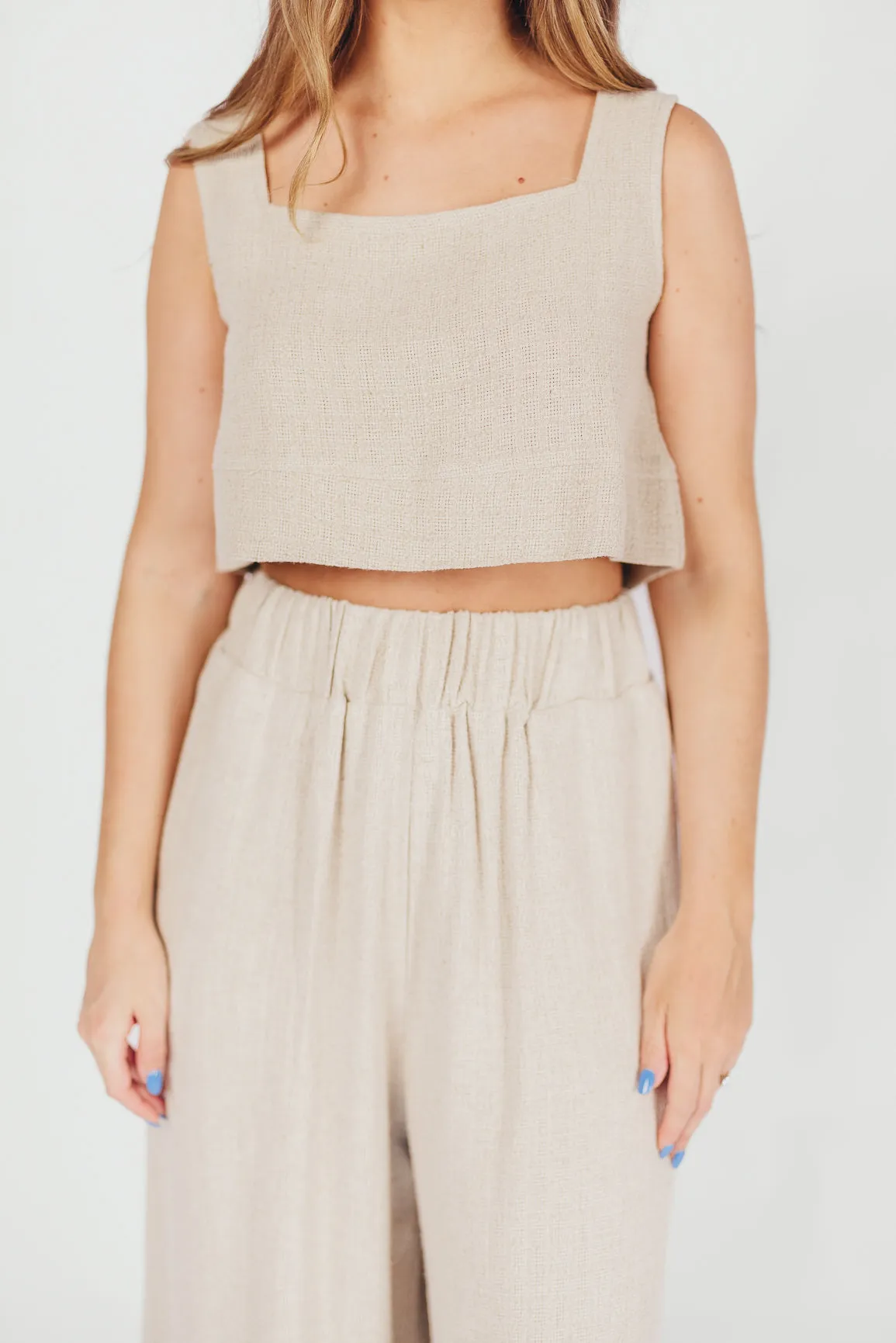 FlexibleWaistband AbrasionResistant Finish Christy Linen-Blend Sleeveless Cropped Top in Sand *Final-Sale*