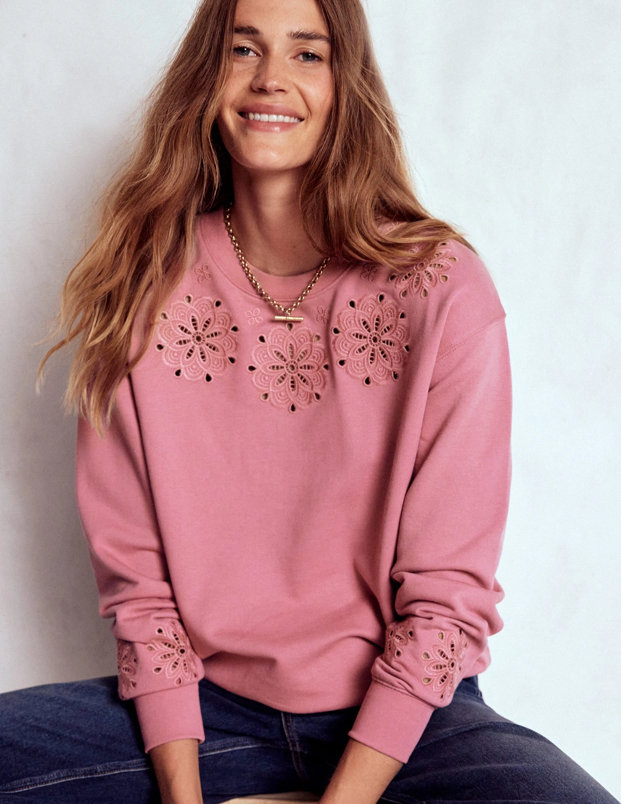 Comfortable Design AthleisureCompatible Emi Cutwork Sweatshirt-Pink Heather