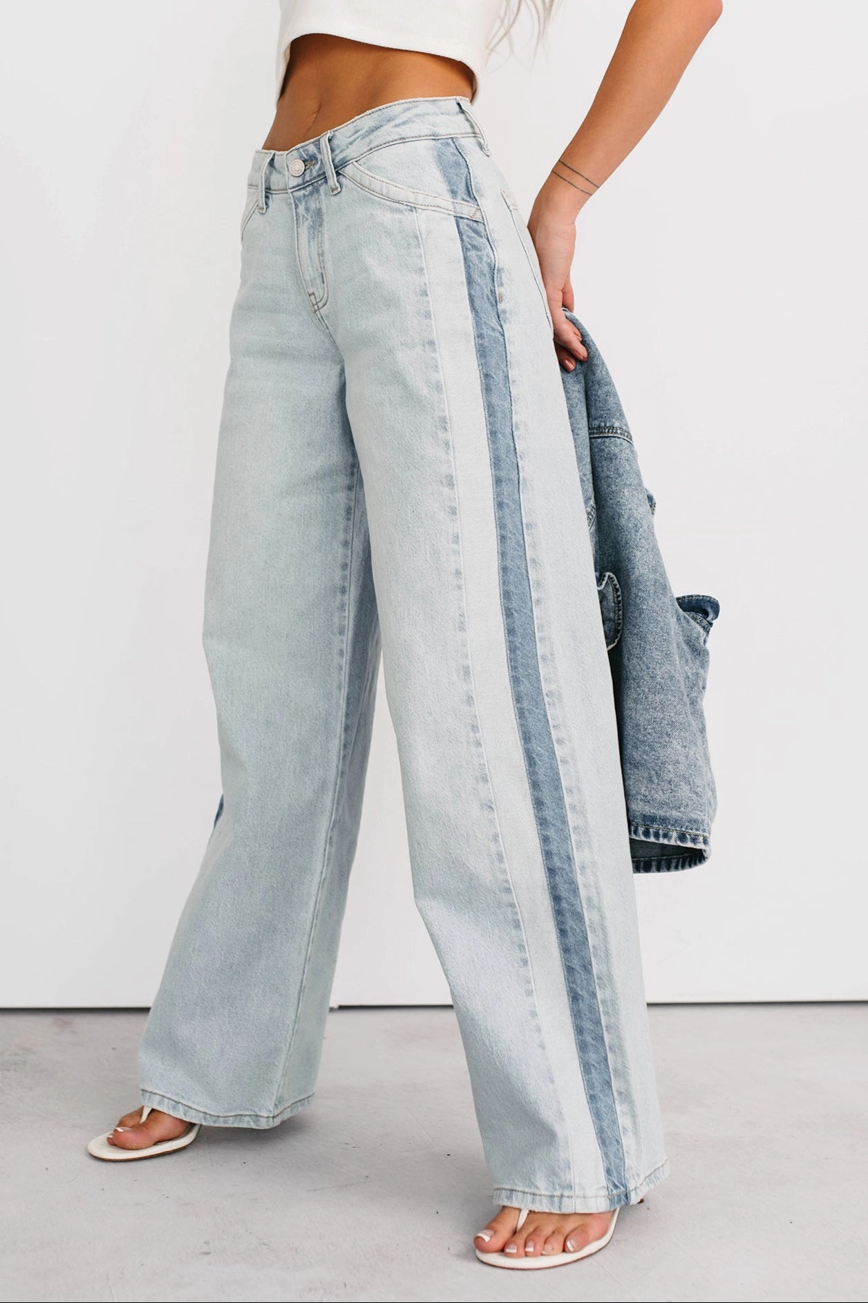 FourWayStretch FunctionalZipper Baylor Wide Leg Contrast Kancan Jeans (Light)
