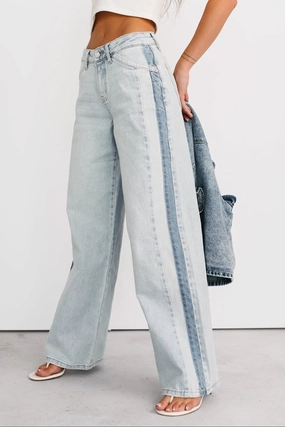 Baylor Wide Leg Contrast Kancan Jeans (Light) Modern Waist Flatlock Seams