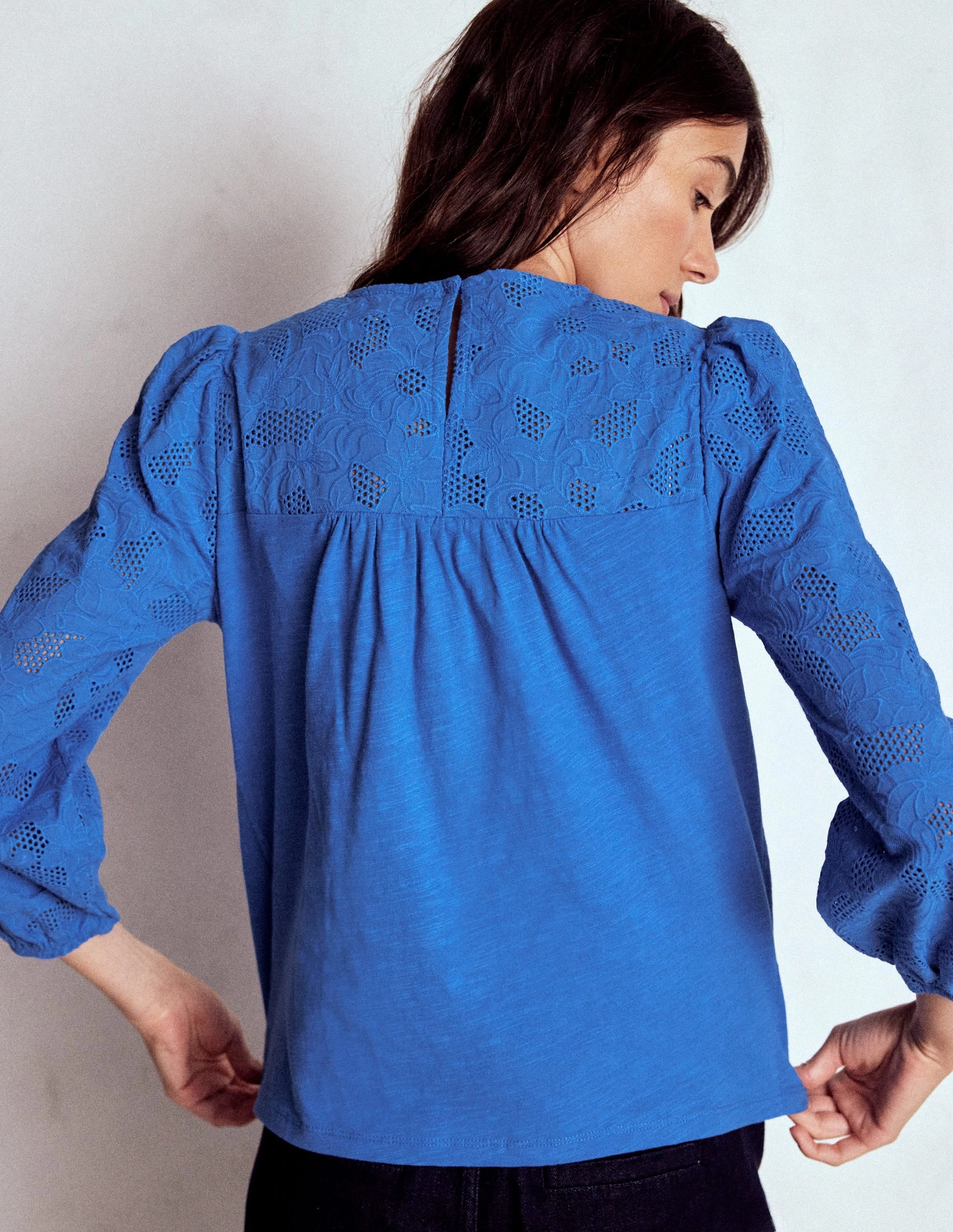 BoxyCrop Ergonomic Pattern Design May Broderie Top-Cabana Blue