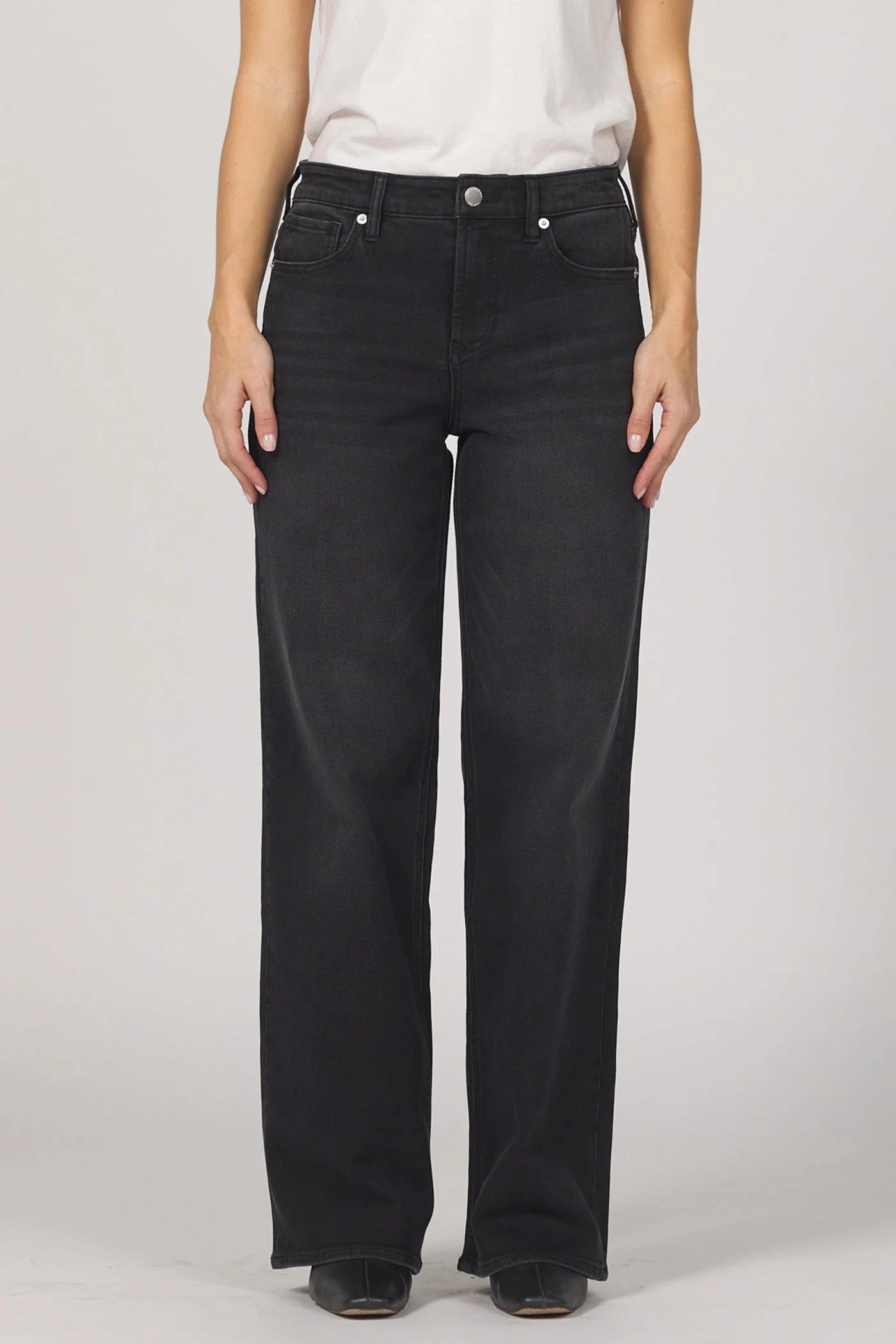 OversizedFit SecurePockets Dear John Taylor Straight Leg Jeans in Jet Set
