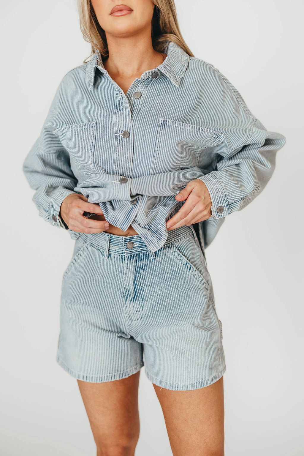Everyday Look Jayme Shorts in Denim/White