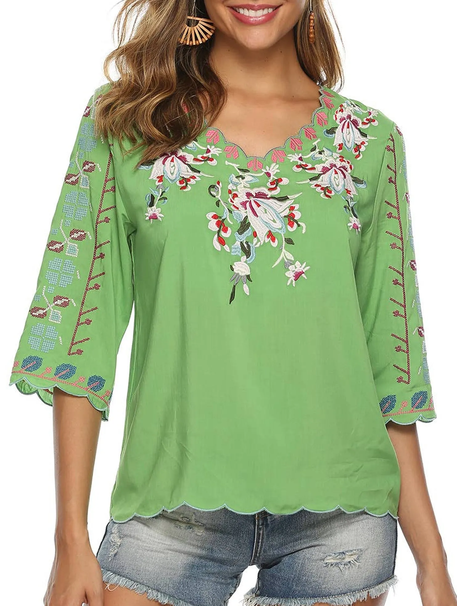 COTTON V-NECK FLORAL EMBROIDERED TOP_CWTBLL0824 Tagless Neckline Modern Silhouette