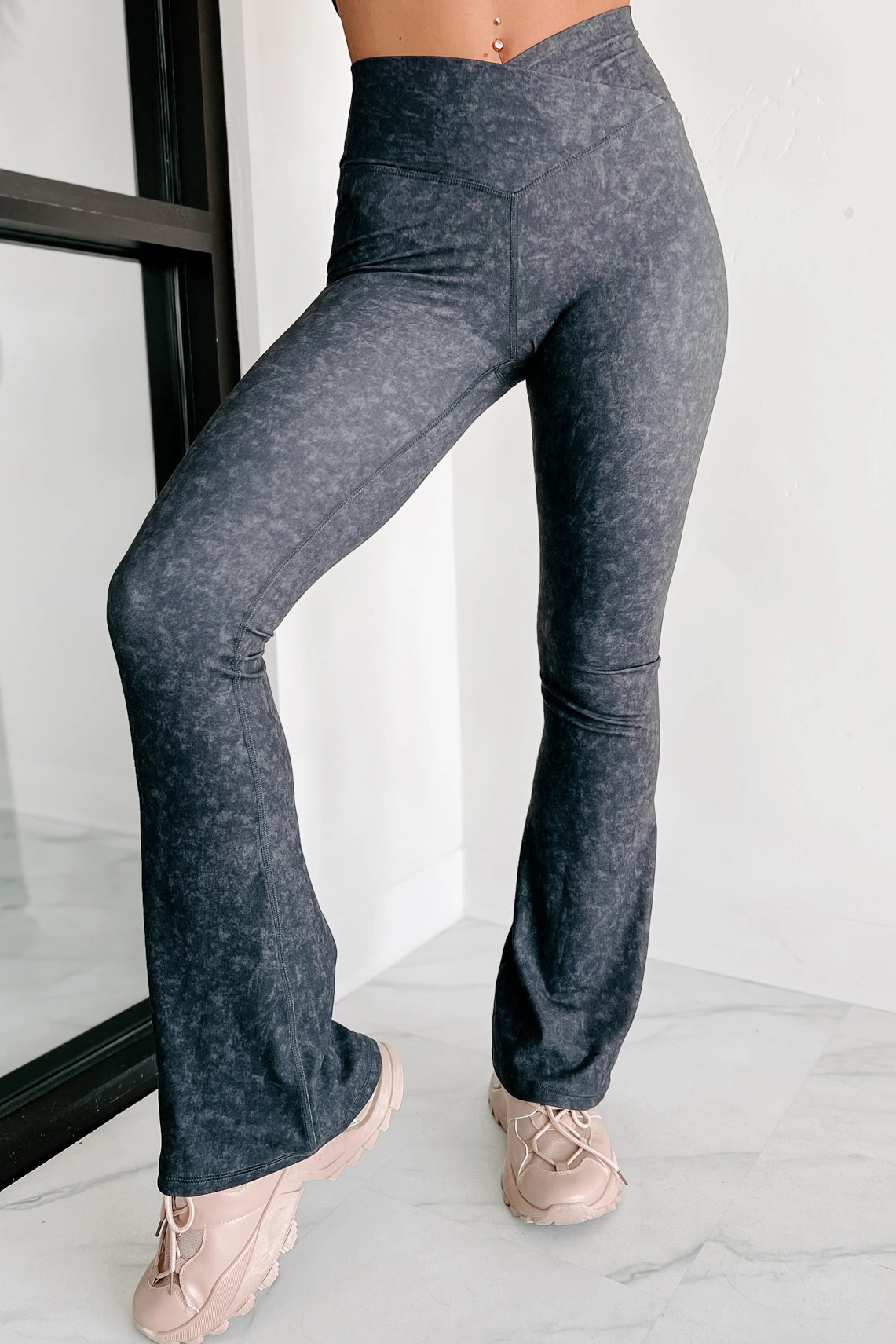 AntiOdorTechnology HighNeckline Craving Comfort Mineral Washed Cross-Over Flared Leggings (Black)