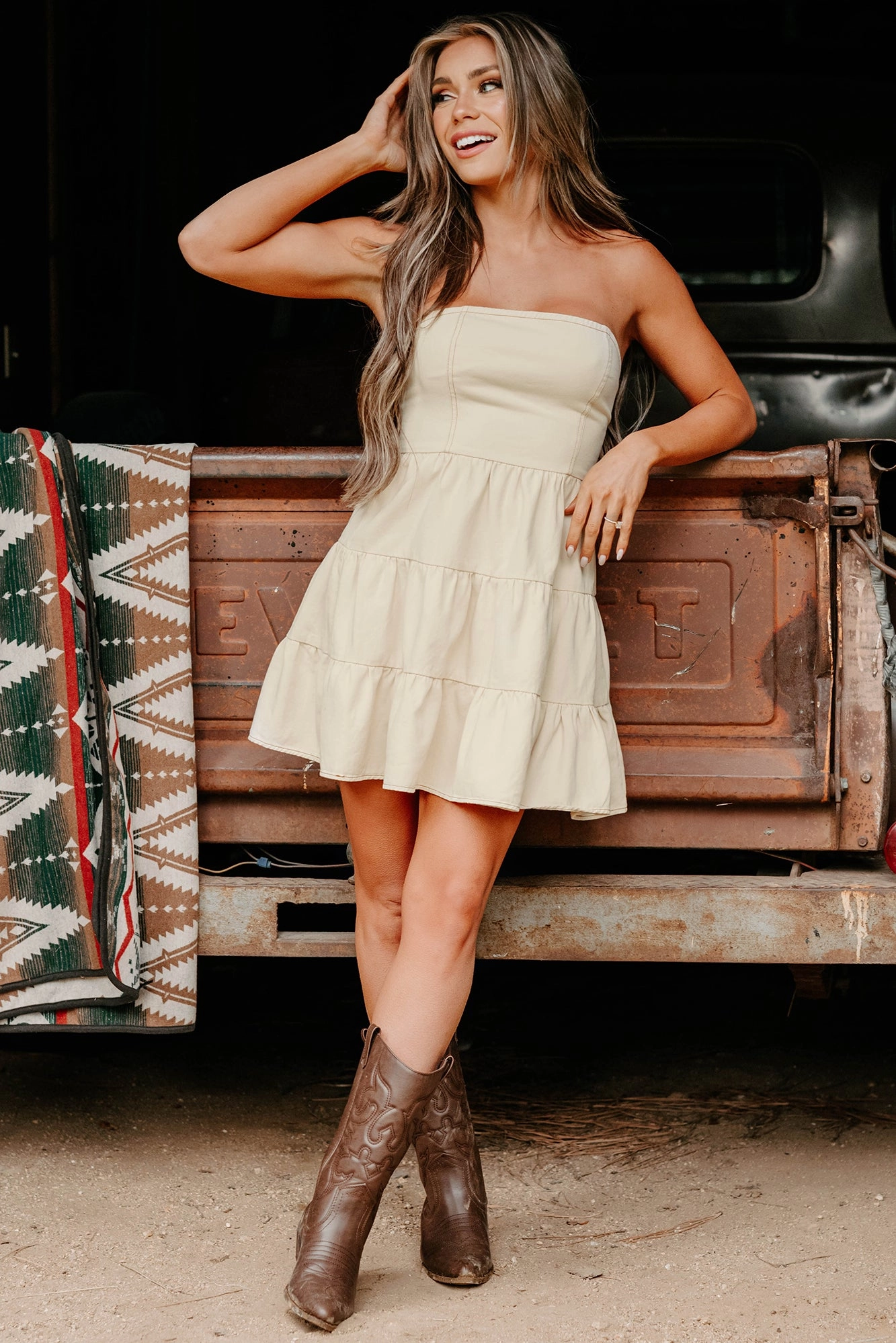 Light Outfit Crush Approved Strapless Mini Dress (Cream)