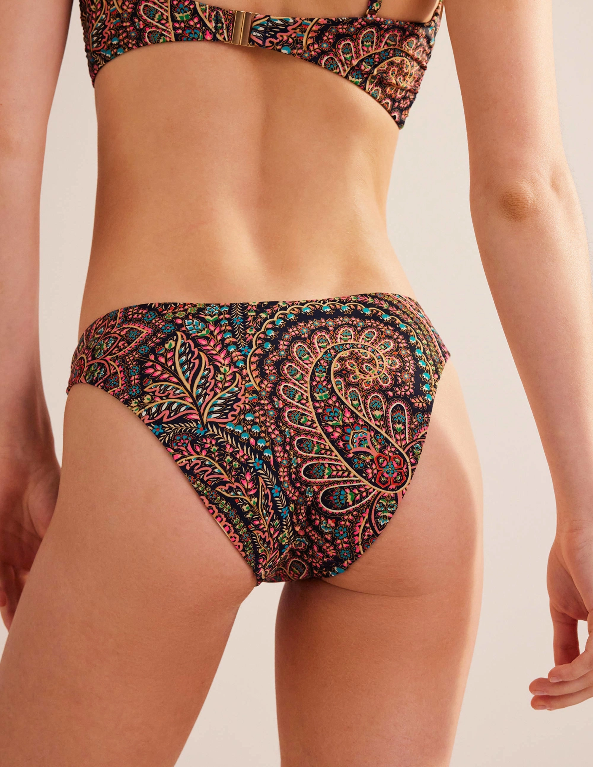 Resort Relaxation Refreshing Style Curved-Top Bikini Bottoms-Light Navy, Palace