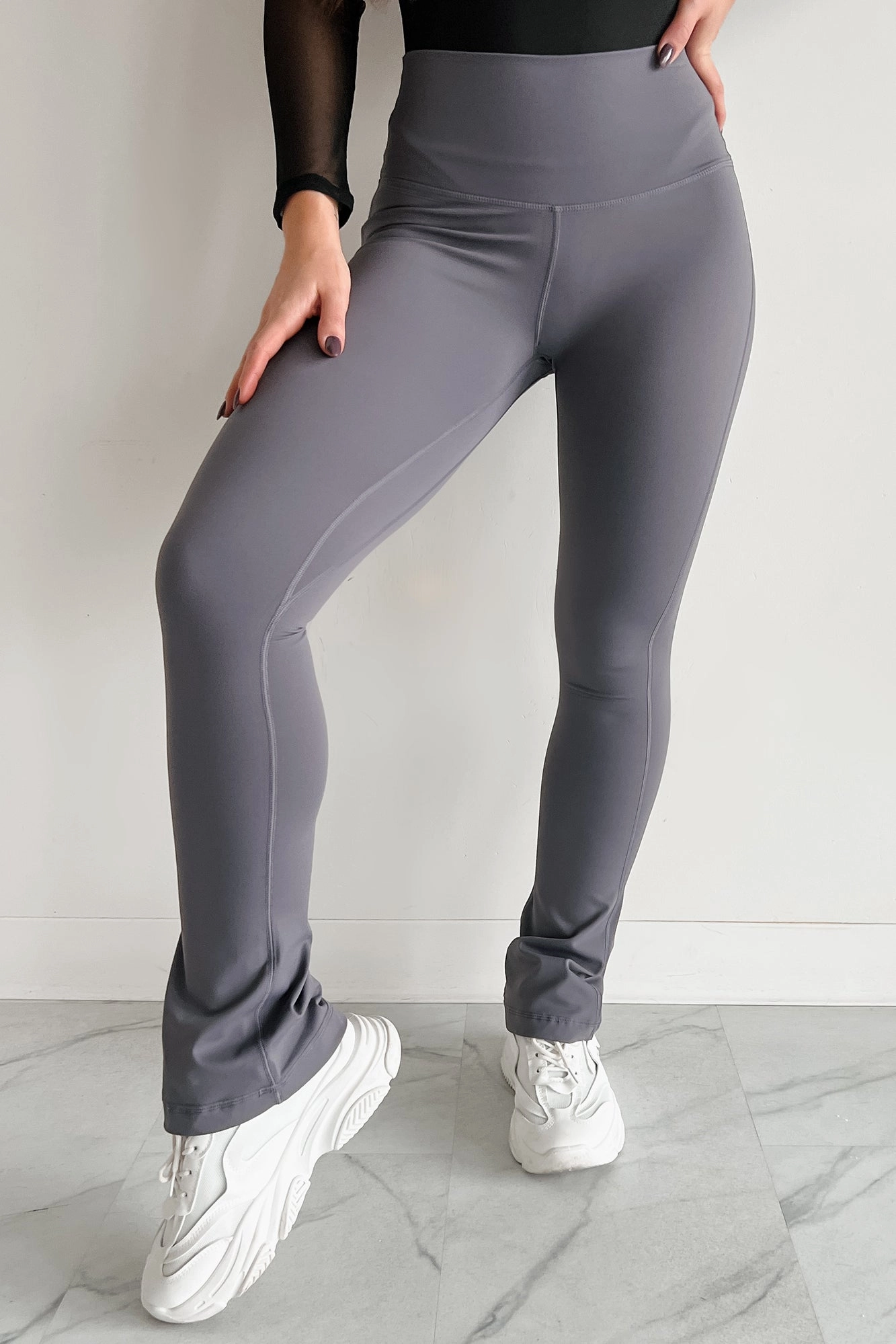 Cozy Fit Tagless Labeling Curvy Confidence High Rise Flare Legging (Charcoal)