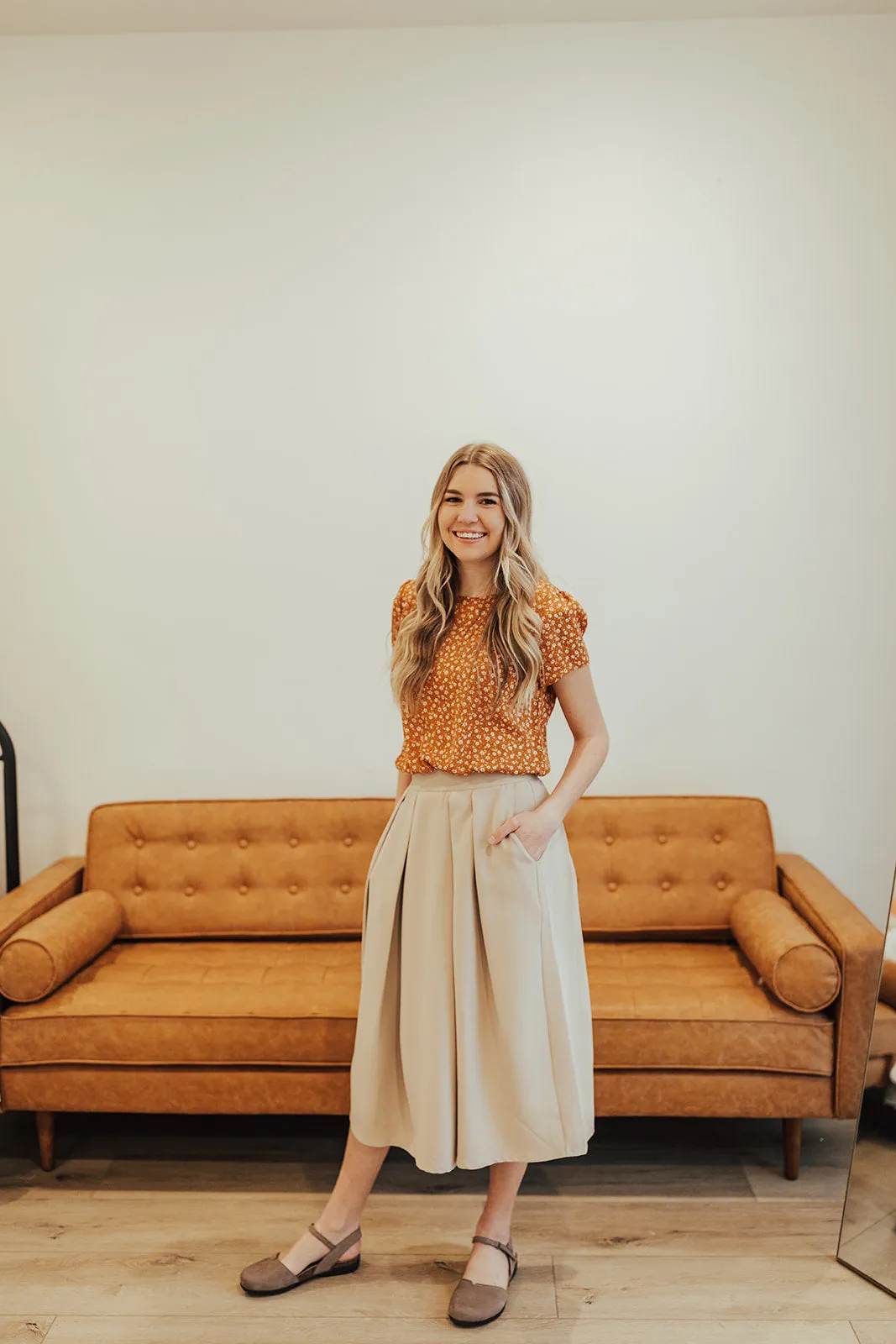 Shelby Skirt Taupe Crisp Details Reinforced Pockets