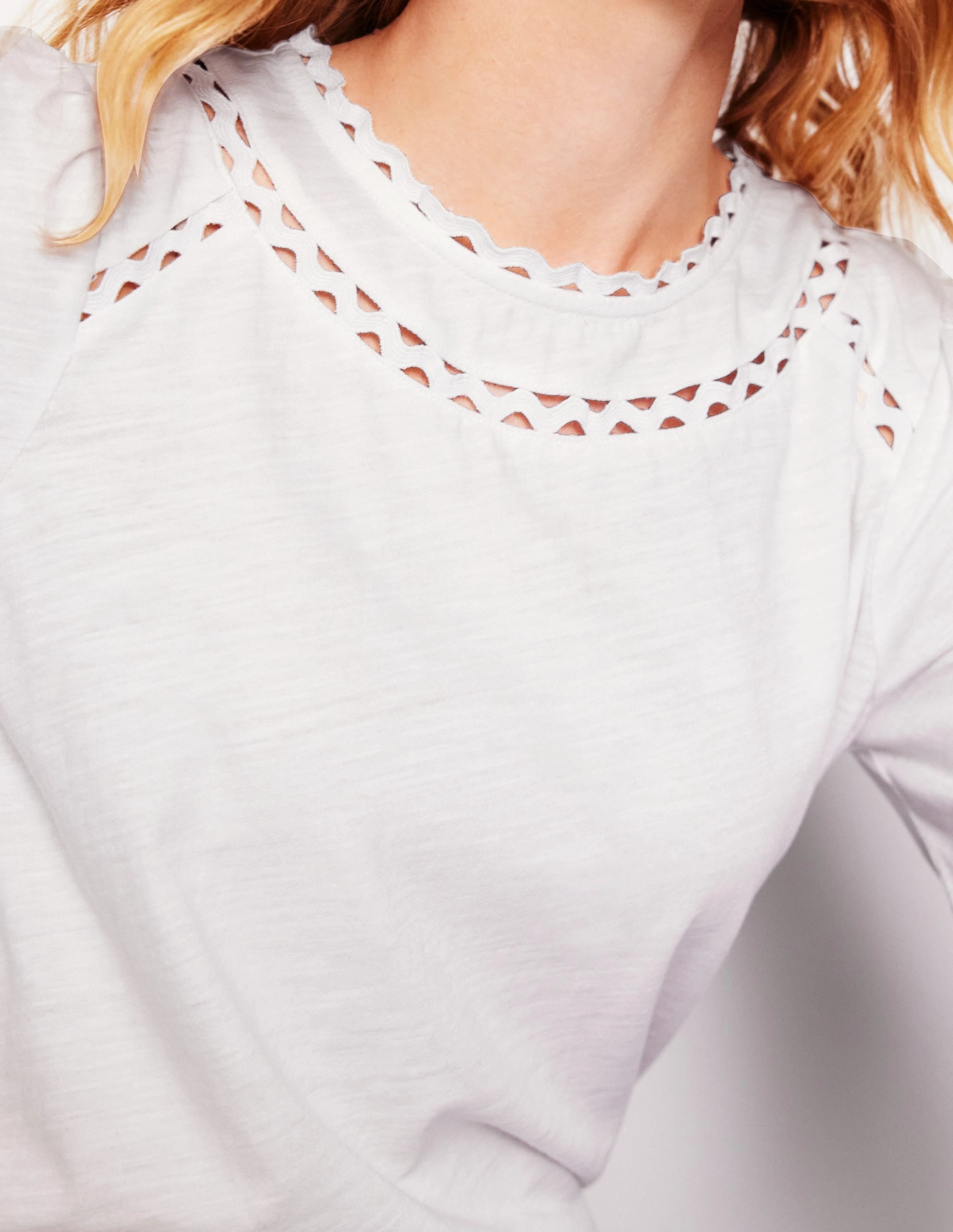 Trendy Look Daisy Long Sleeve Top-White