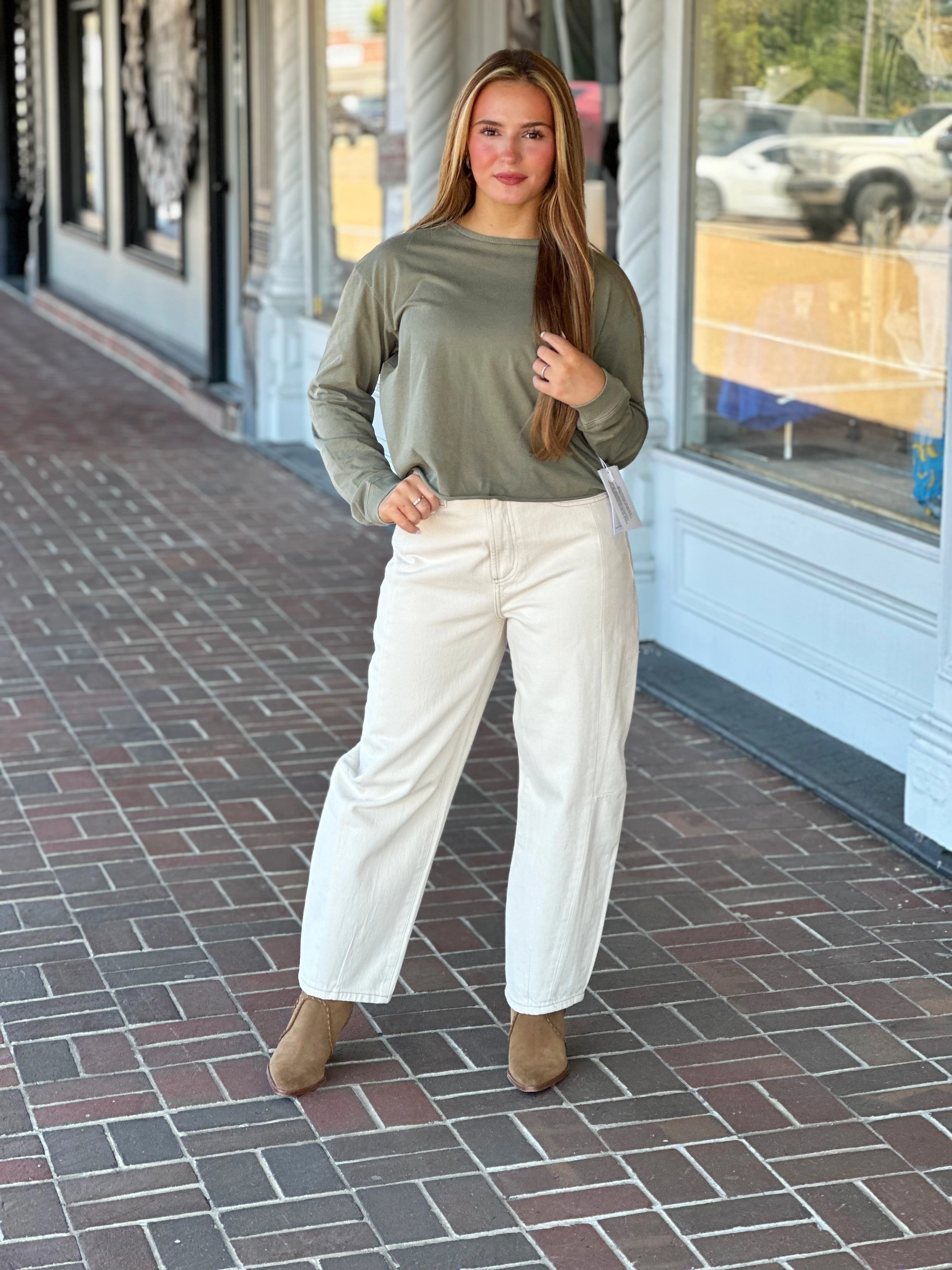ArticulatedElbowShaping TwoToneEffect Dear John Fremont Tee in Vetiver
