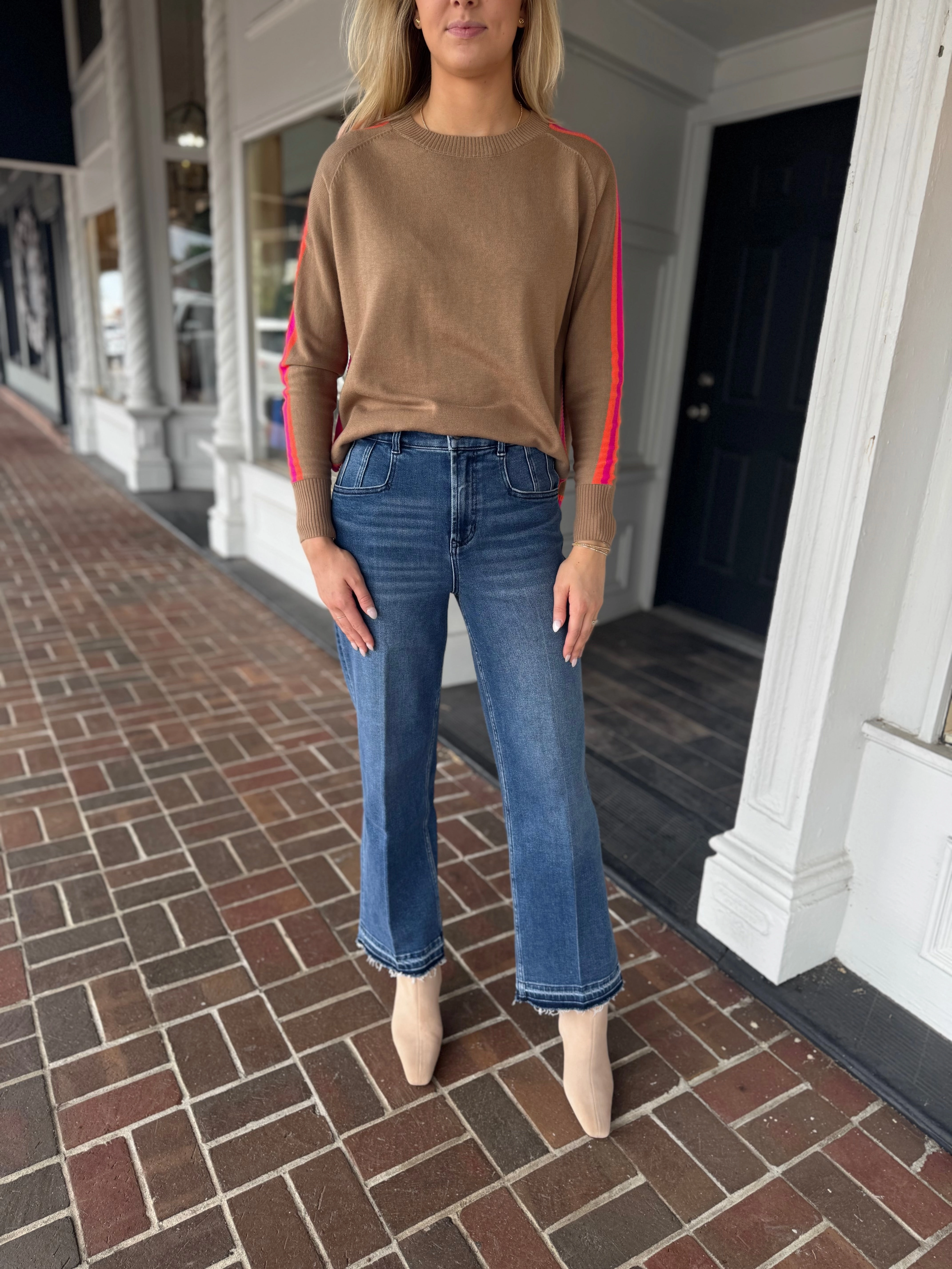 Dear John Holly Straight Leg Jeans in Summerville Button Down Collar Style TaglessNecklineComfort