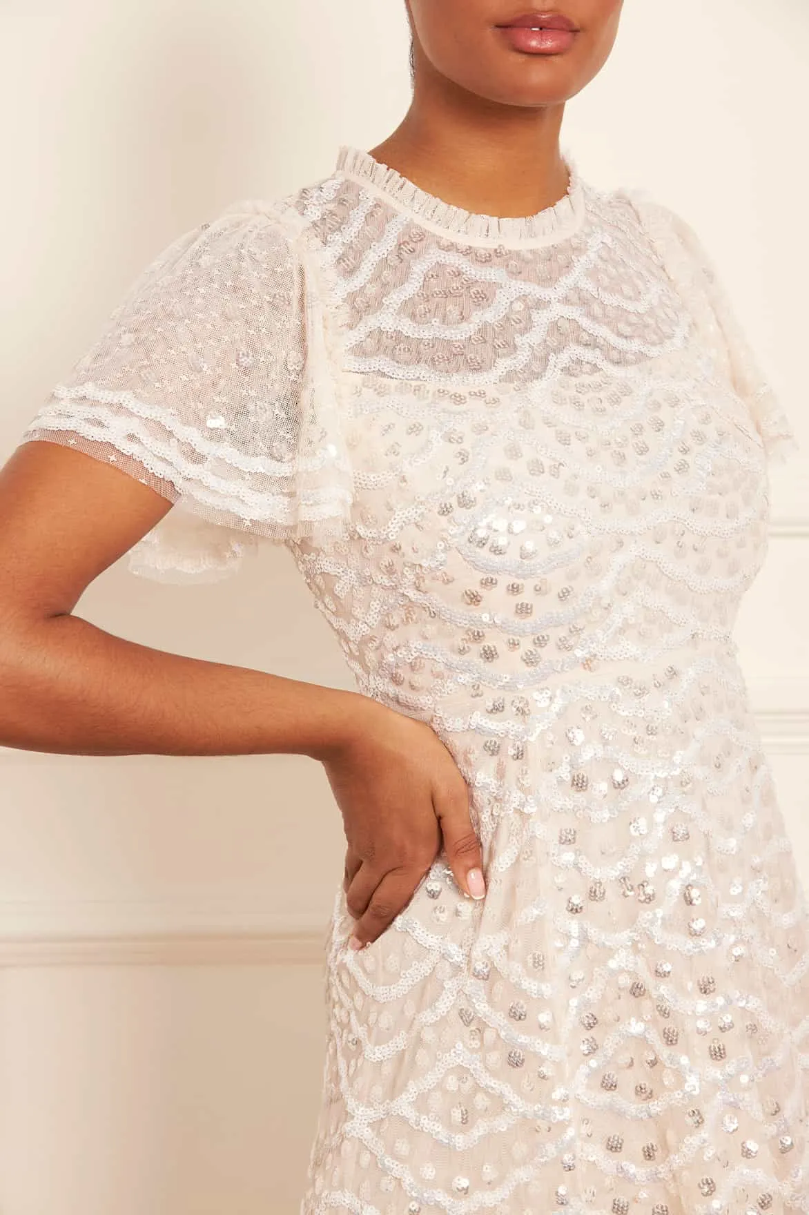 Deco Dot Gloss Ankle Gown Smooth Look High-Low-Hem
