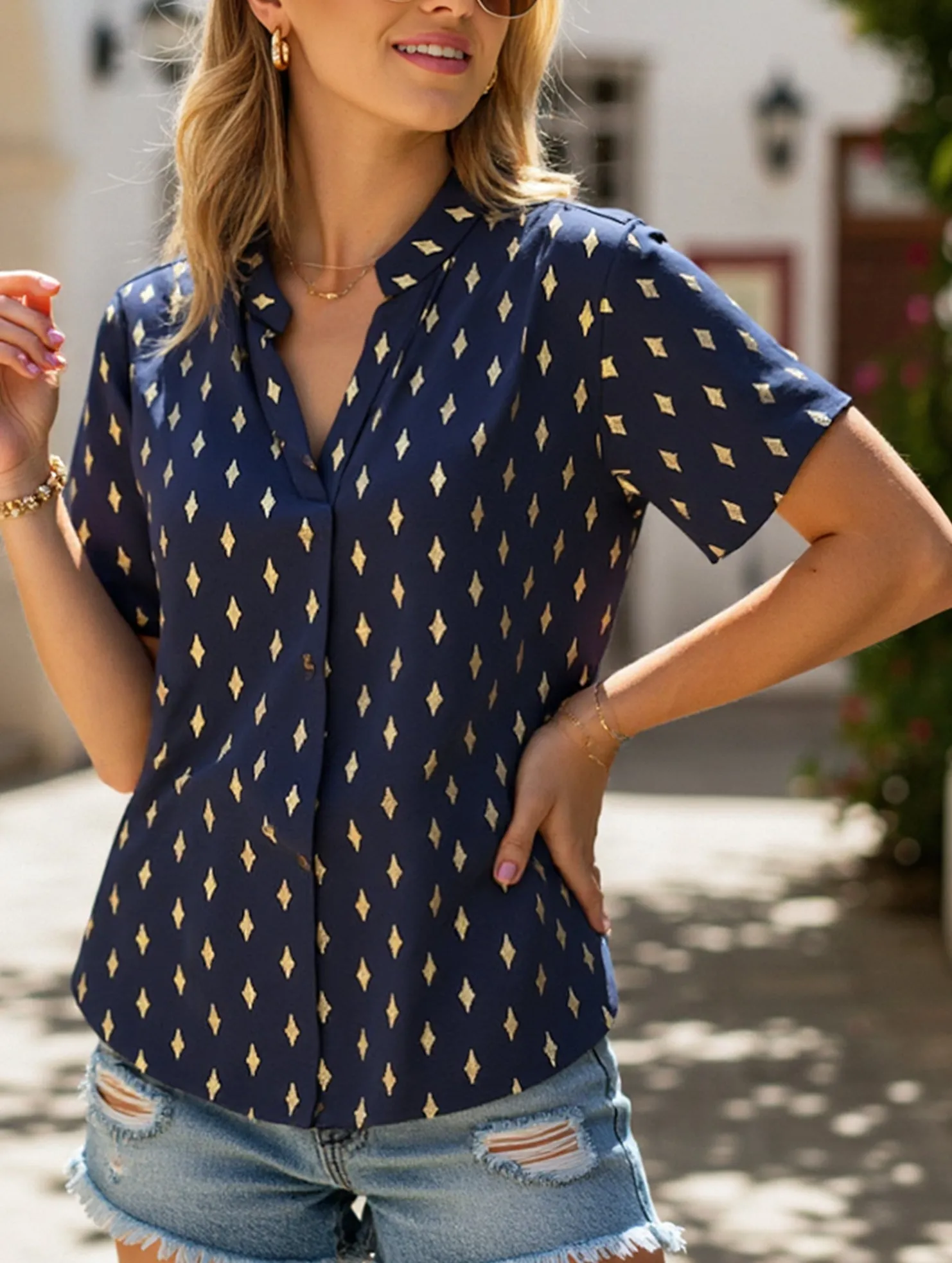 FrictionFreeNeckline Compact TravelFriendly Design Diamond Bronzing Shirt ??Elegant Shine for Special Moments