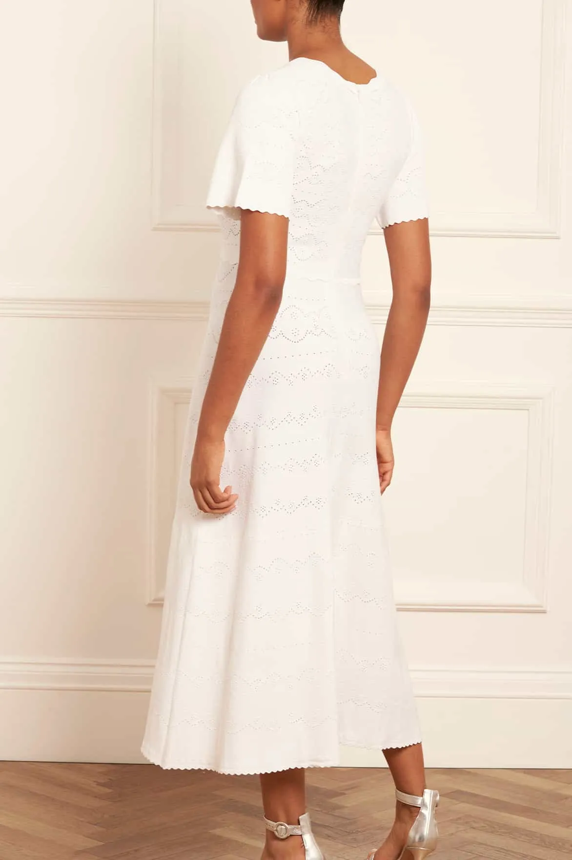 Sleek Appearance Lace Knit Gown