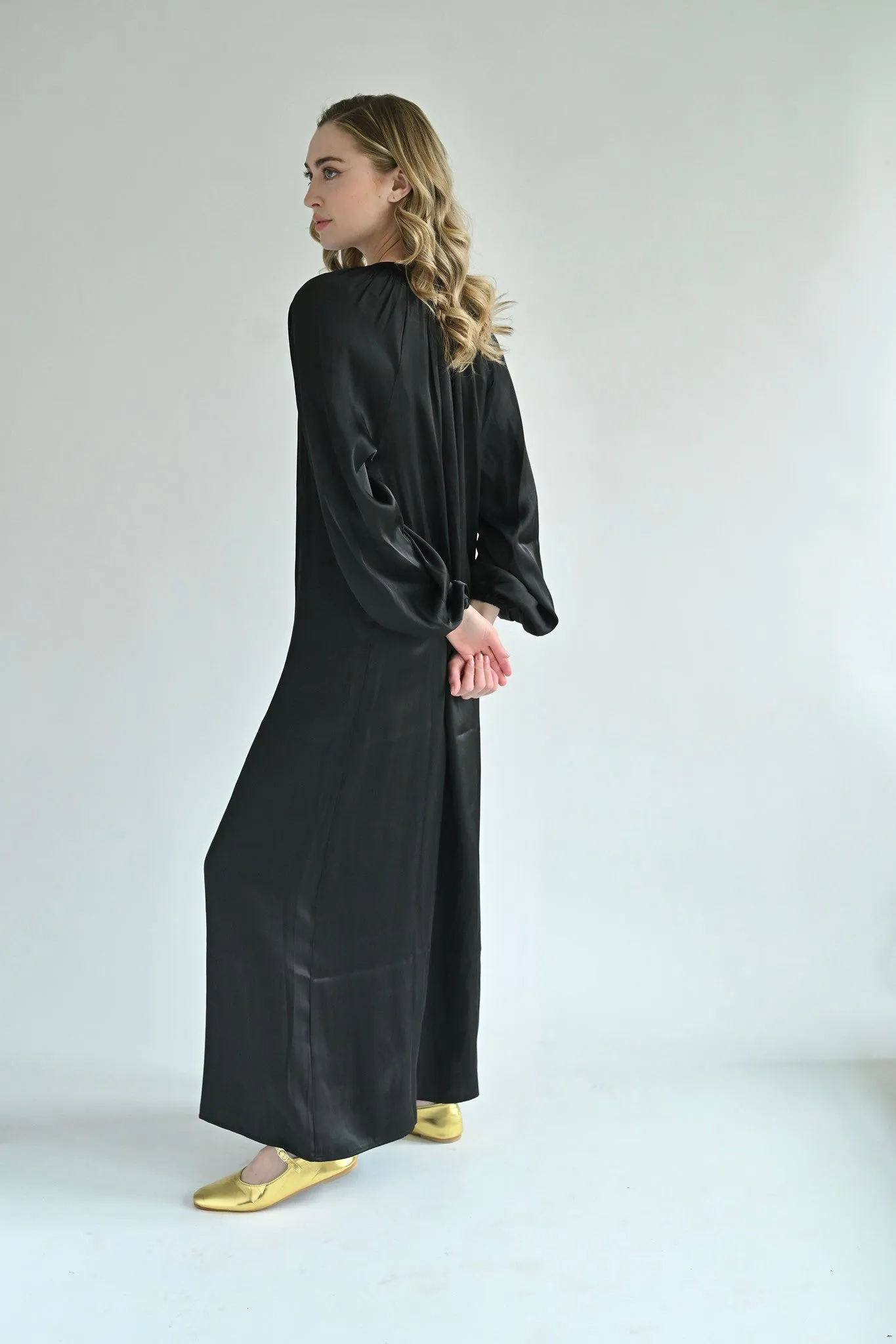 Ella Maxi Dress - Black Relaxed Look Snag-Resistant