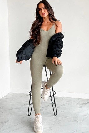 Theater-Night Halter neck DOORBUSTER Better Things Are Coming Ribbed Cami Jumpsuit (Olive)