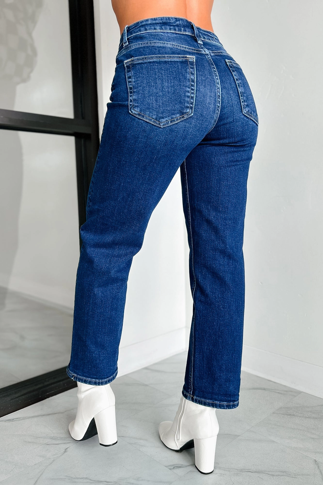 Minden High Rise Risen Boyfriend Jeans (Dark) High Neck Design