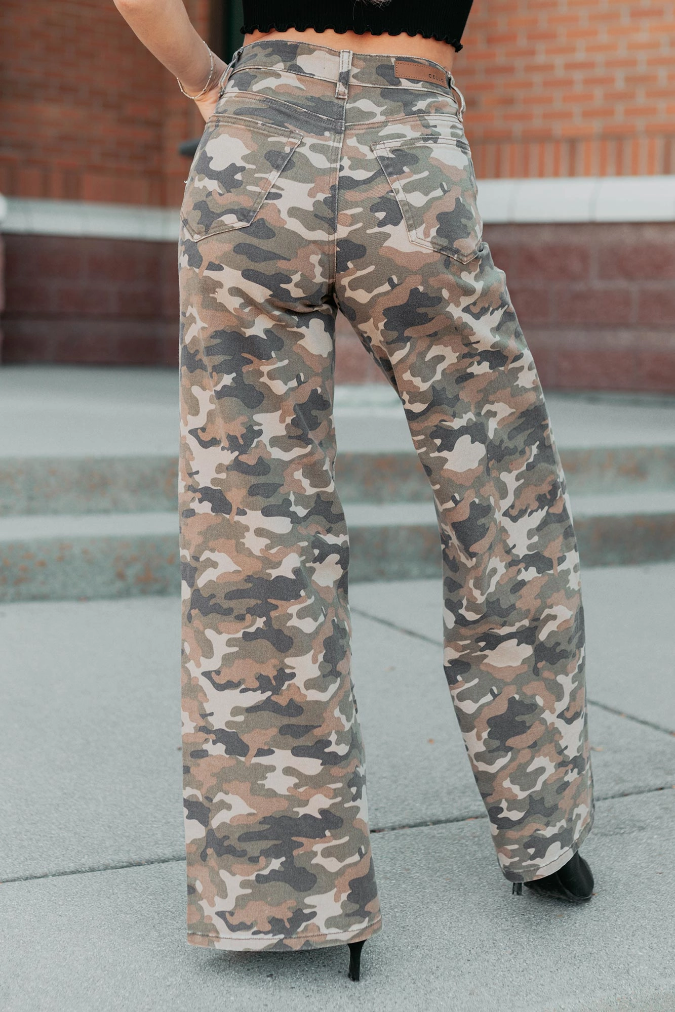 MinimalistStyle Douglas High Rise Wide Leg Cello Jeans (Camo)